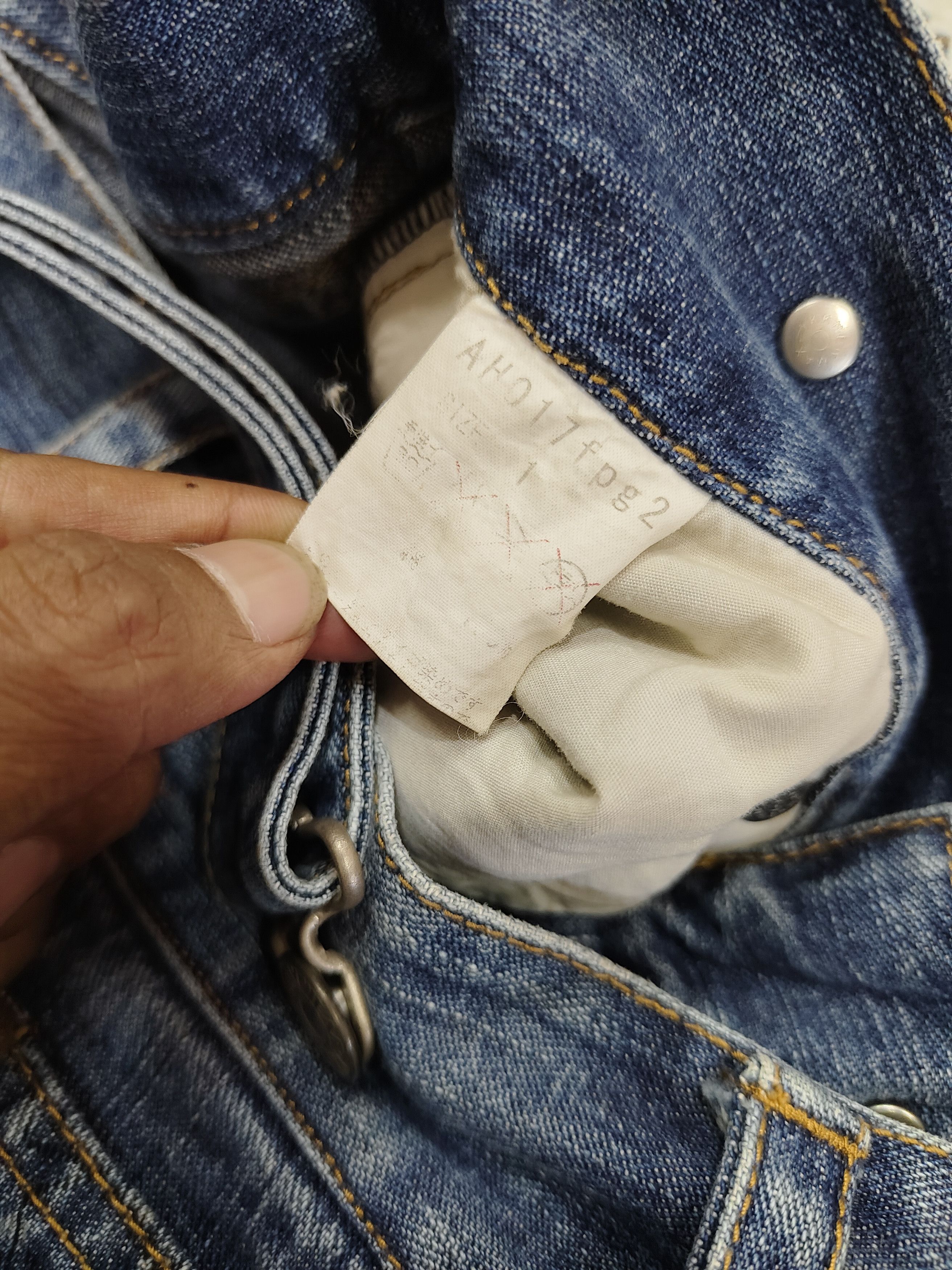 Japanese Brand SICK🇯🇵World Wide Love Art Graphic Distressed Jeans Size 28" / US 6 / IT 42 - 7 Thumbnail