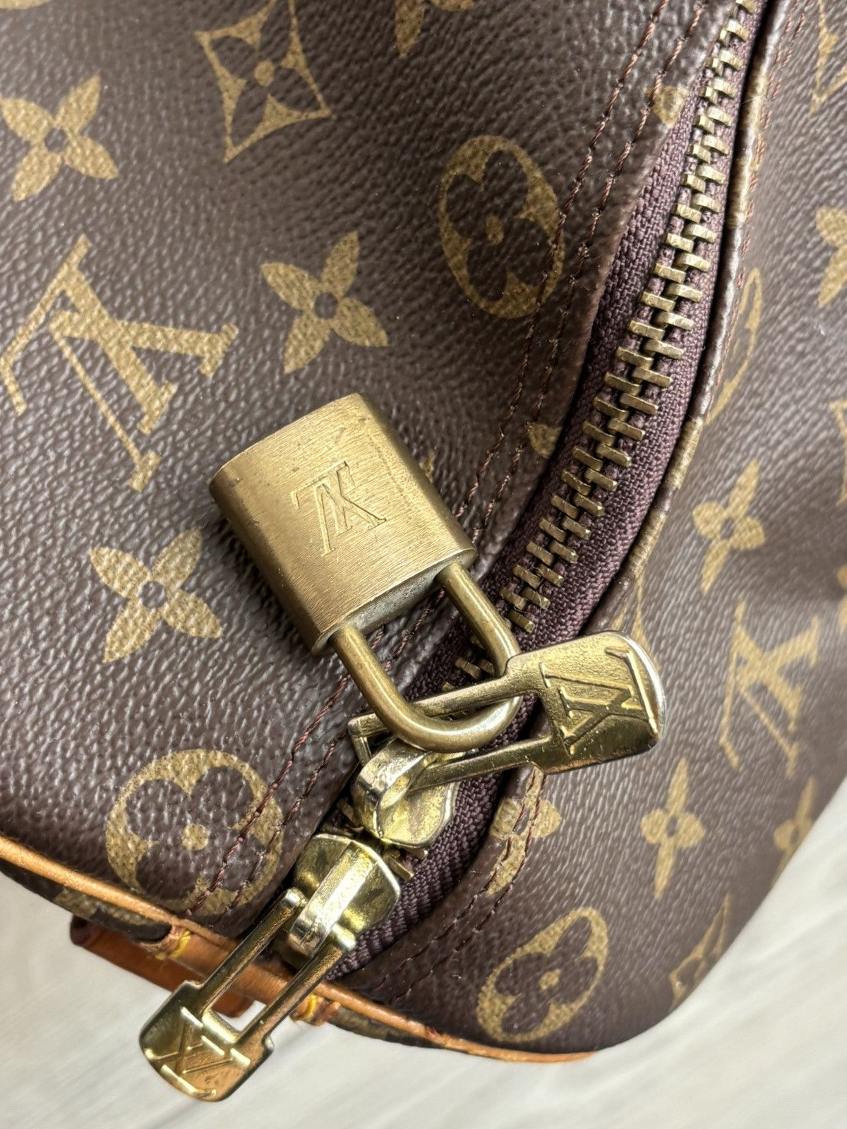 Louis Vuitton Louis Vuitton Keepall 50 Monogram Bag Size ONE SIZE - 10 Thumbnail