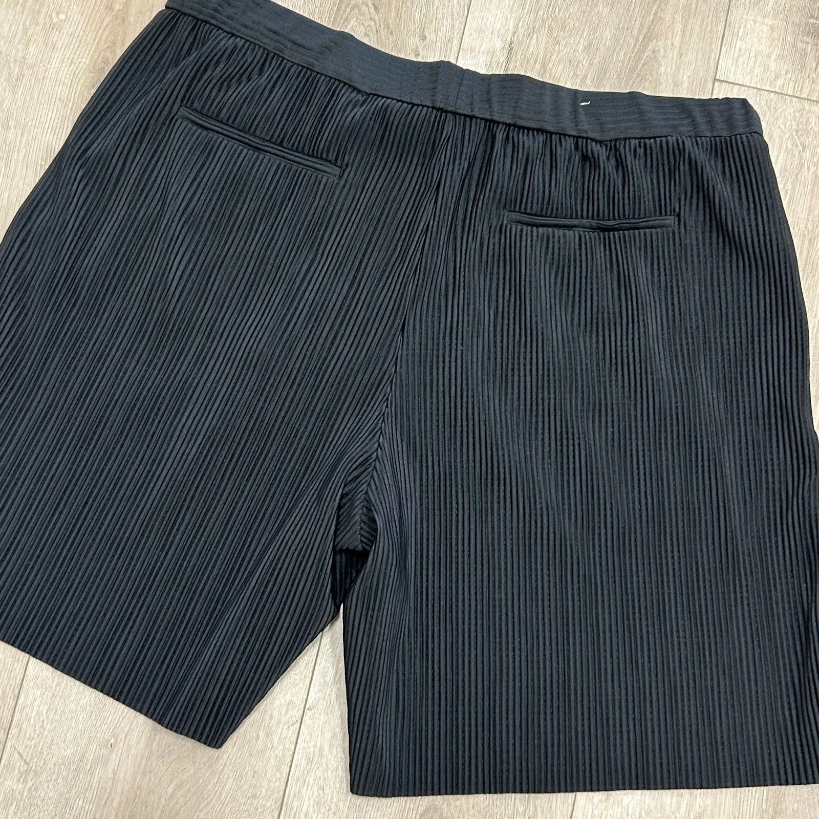 Zara Zara Pleated Black Shorts Lounge Wear size XL B14 Size US 36 / EU 52 - 4 Thumbnail