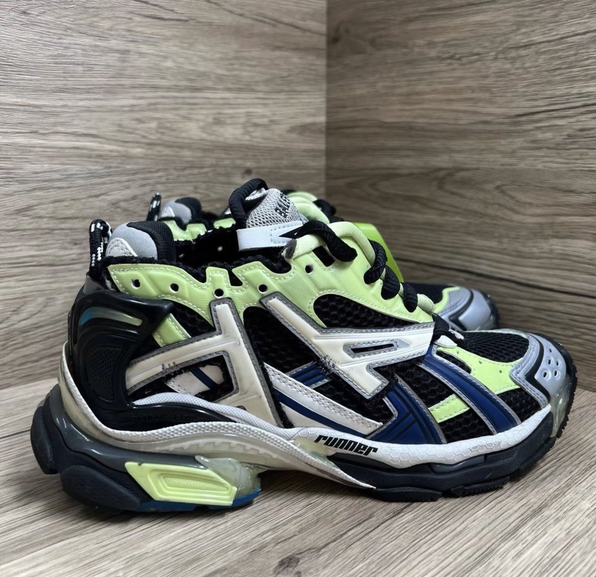 Balenciaga Balenciaga Runner Black & Green Vintage Sneakers J41 Size US 6 / IT 36 - 2 Thumbnail