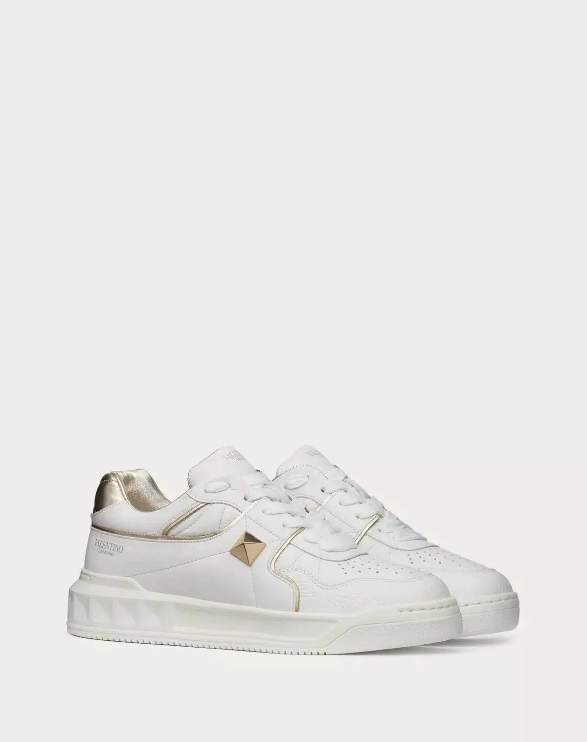 Valentino o1s1wg110426 One Stud Low-Top Calfskin Sneaker in White Size US 9 / IT 39 - 2 Thumbnail