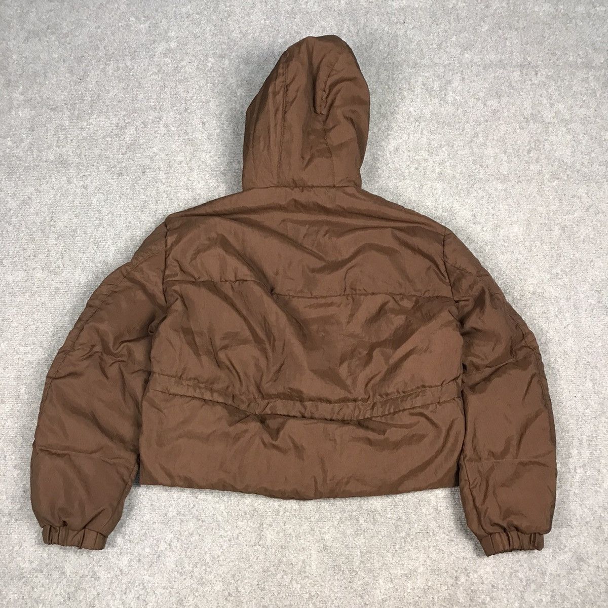 Japanese Brand × Jun Takahashi UNIQLO PUFFER WOMAN JACKET Size S / US 4 / IT 40 - 7 Thumbnail