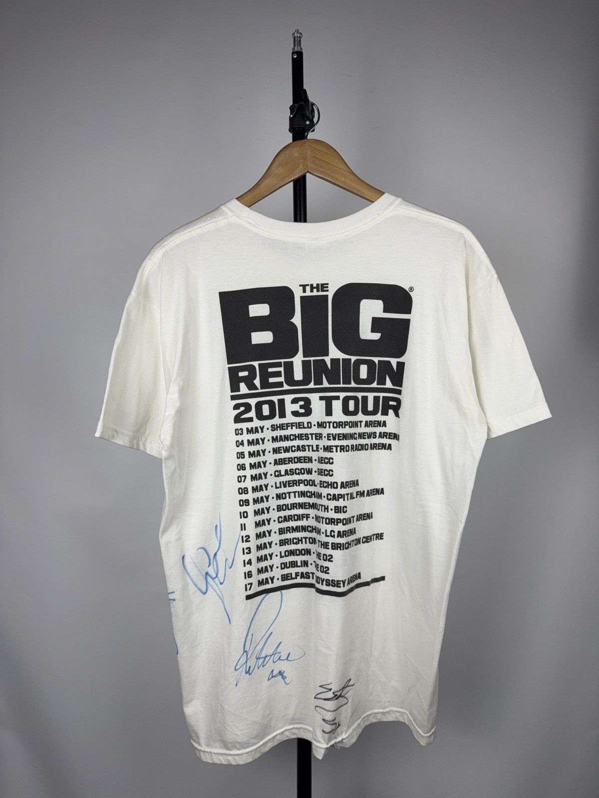 Band Tees 00s Rare FIVE Big Reunion 2013 Tour Tee Signed Size L Size US L / EU 52-54 / 3 - 13 Thumbnail