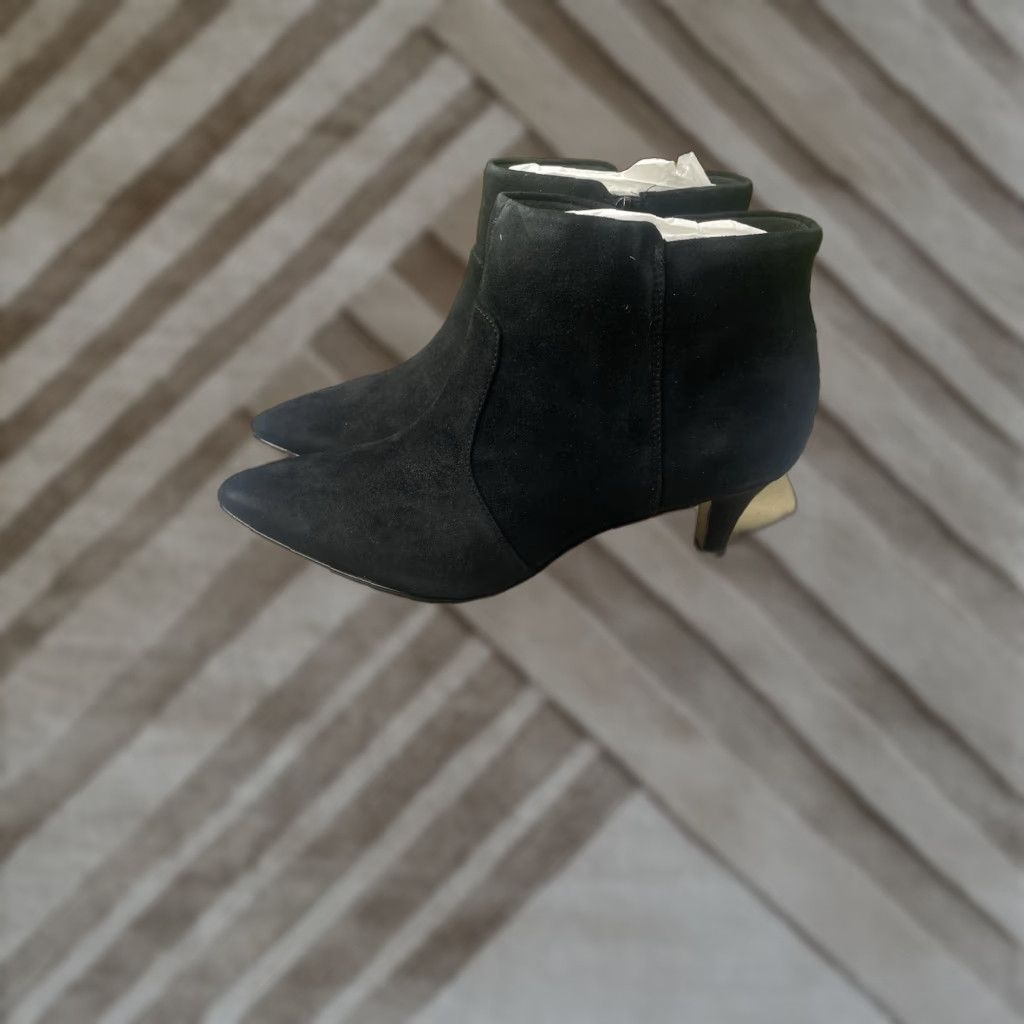 Clarks Clarks Linvale Leather Black Suede Booties Womens 9.5 M Bootie Box Included Size US 10 / IT 40 - 1 Thumbnail
