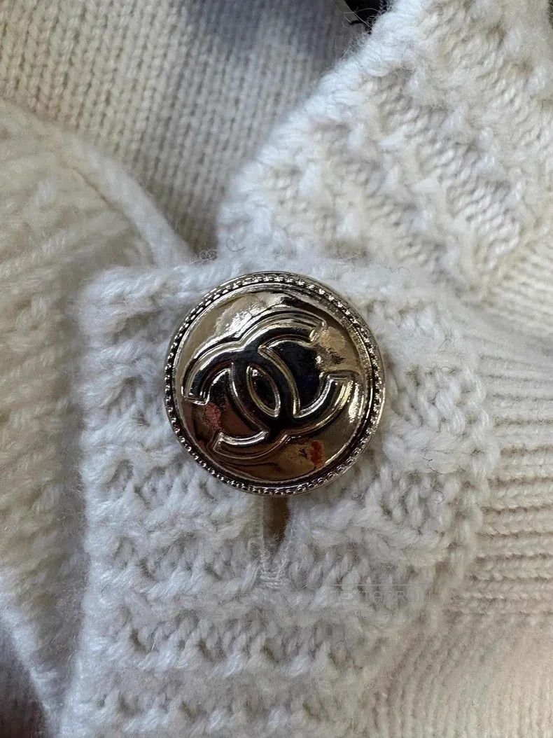 Chanel Chanel 20K catwalk white double c logo shoulder buckle cas Size S / US 4 / IT 40 - 5 Thumbnail