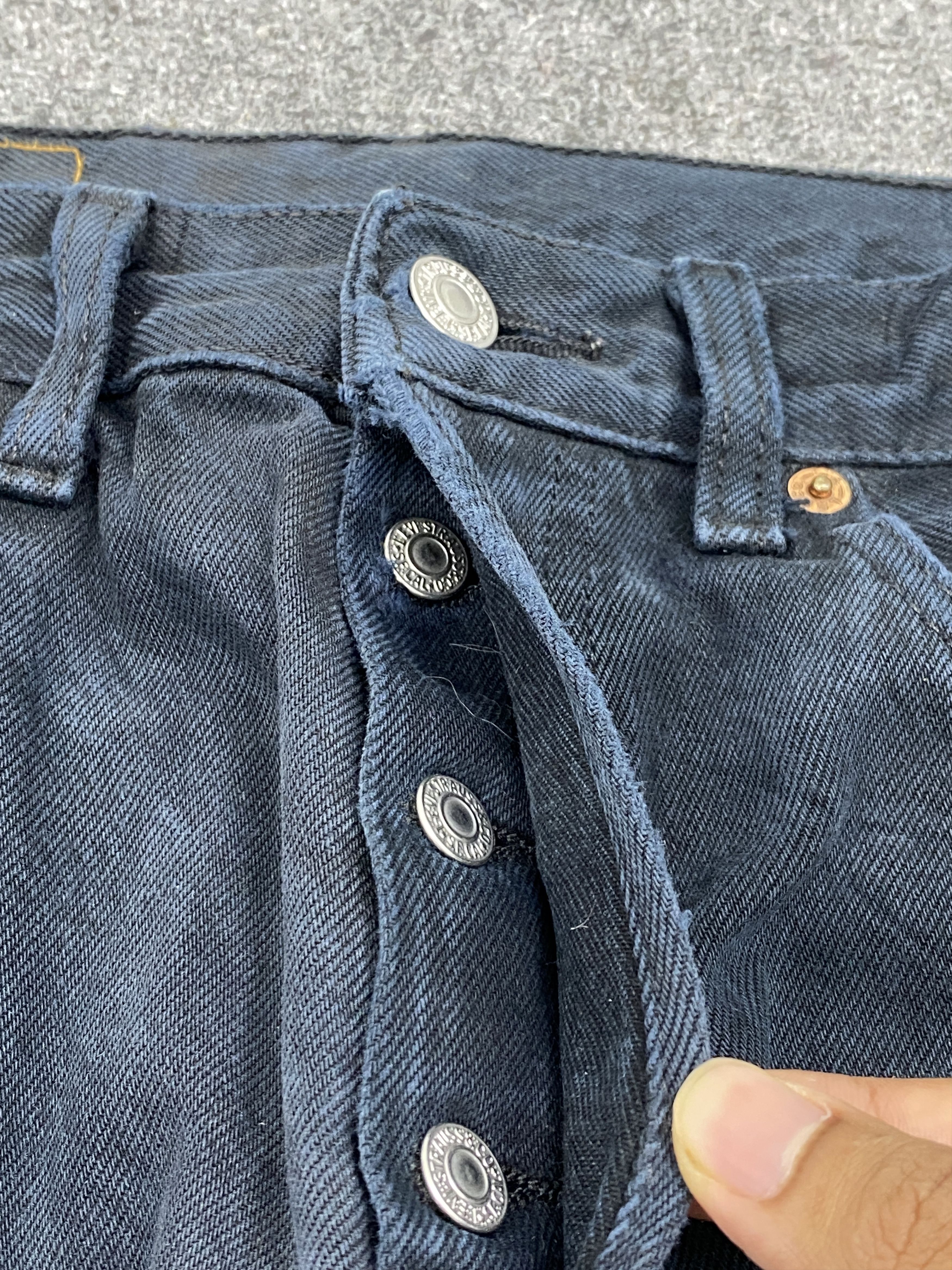 Levi's Vintage Levis 501 Super Black Rusty Jeans DP2757 Size US 28 / EU 44 - 12 Thumbnail