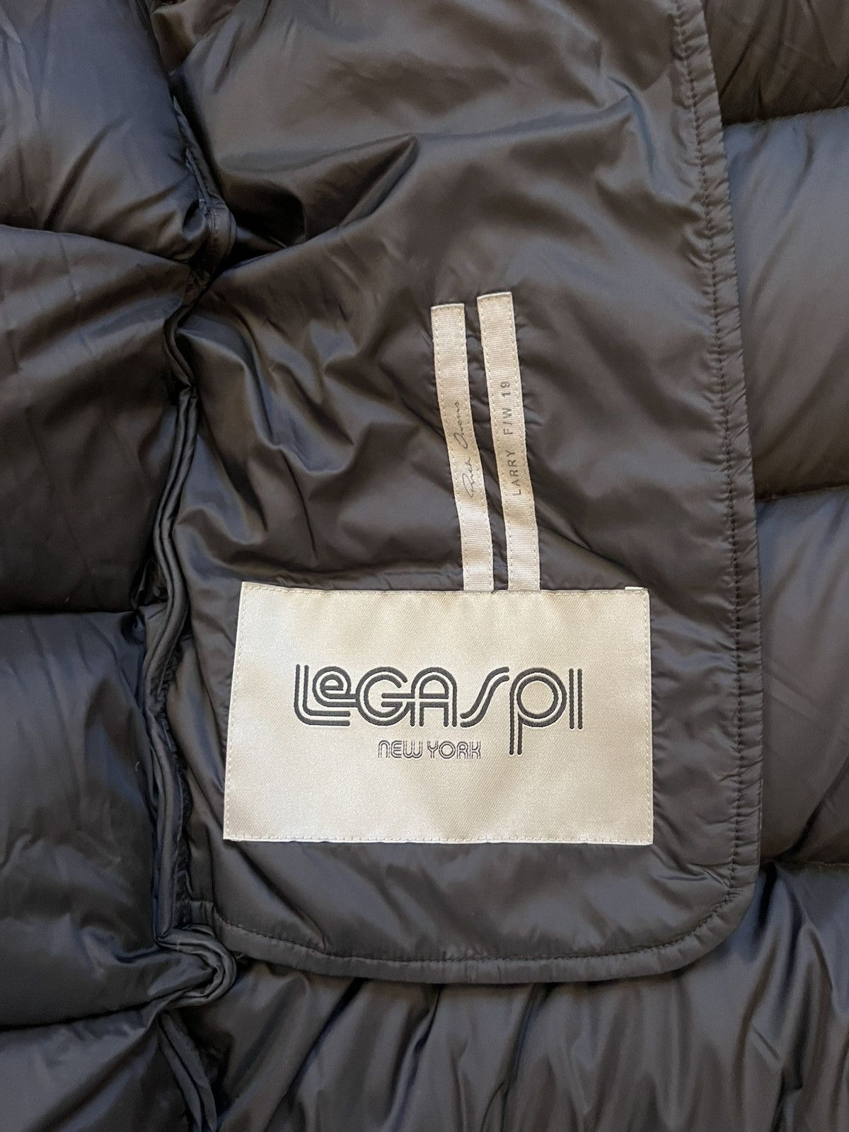 Rick Owens Rick Owens FW19 Zionic Shearling Puffer Jacket Size US M / EU 48-50 / 2 - 12 Thumbnail
