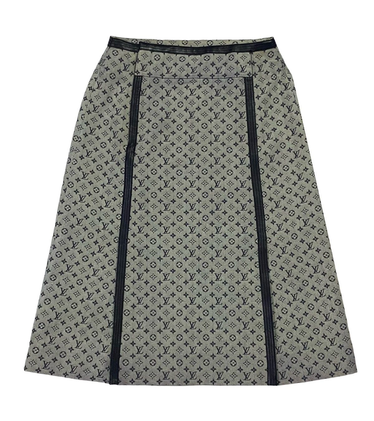 Louis Vuitton Vintage Louis Vuitton 2000 Runway Monogram Canvas Skirt Size 24" / US 00 / IT 34 - 3 Thumbnail