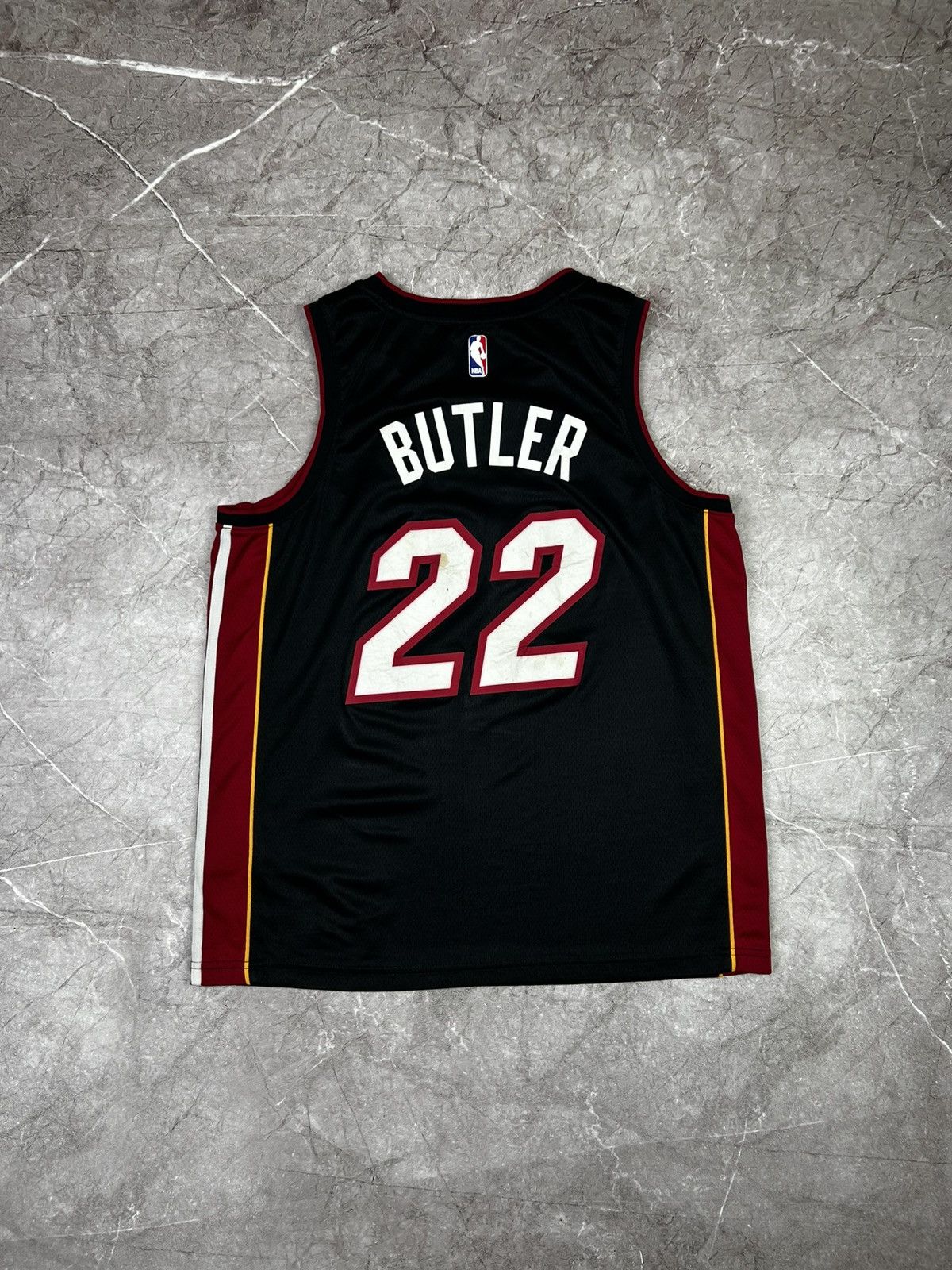 NBA Nike MIAMI HEAT JIMMY BUTLER SWINGMAN JERSEY NBA BASKETBALL Size US XL / EU 56 / 4 - 2 Thumbnail
