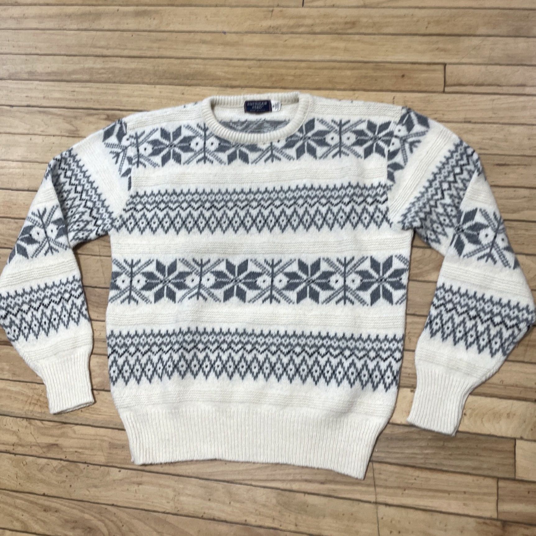 Vintage VINTAGE American Hero Wool Sweater Men M Cream Fair Isle Diamond 90s Preppy Holliday FairIsle Knitted Pullover Crew Neck Mens Sweater Size US M / EU 48-50 / 2 - 4 Thumbnail