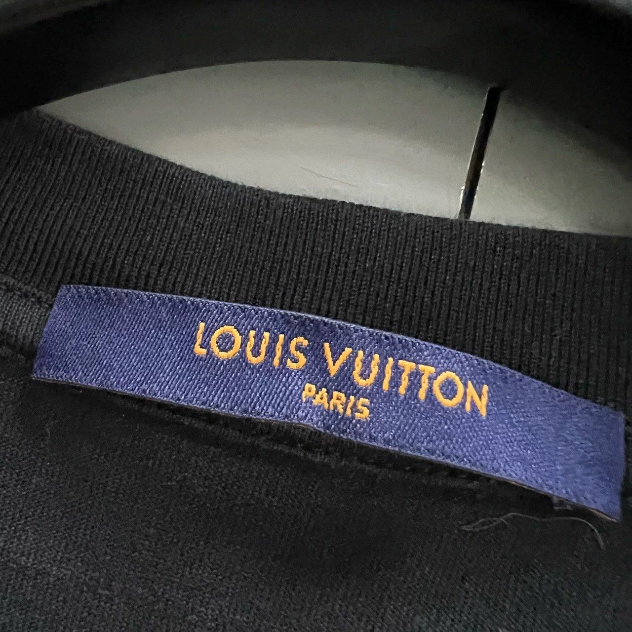 Louis Vuitton louis vuitton long sleeve logo shirt Size US M / EU 48-50 / 2 - 5 Thumbnail