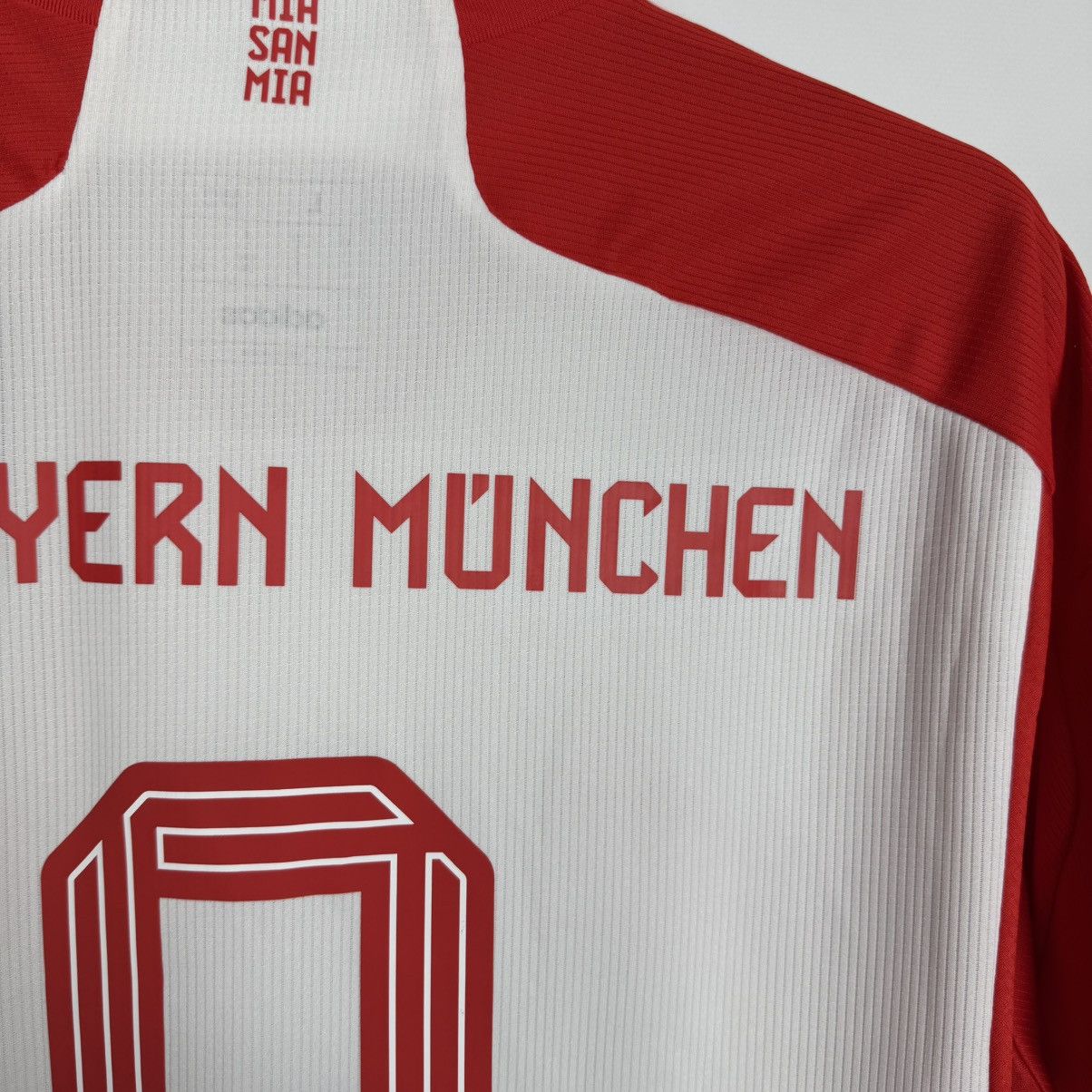 Adidas Bayern Munich 2023 Home Football Shirt Soccer Jersey Kane Size US L / EU 52-54 / 3 - 16 Thumbnail
