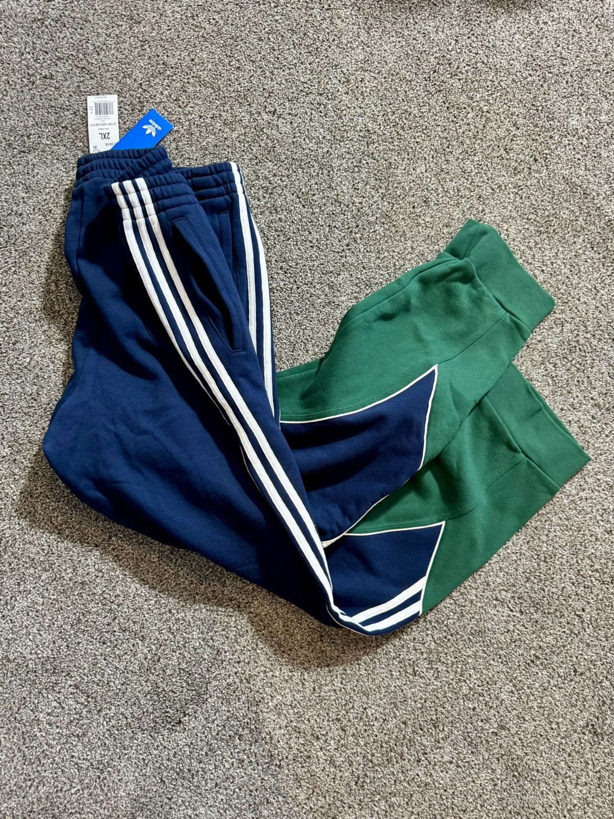 Adidas Adidas Joggers XXL Size US 38 / EU 54 - 1 Thumbnail