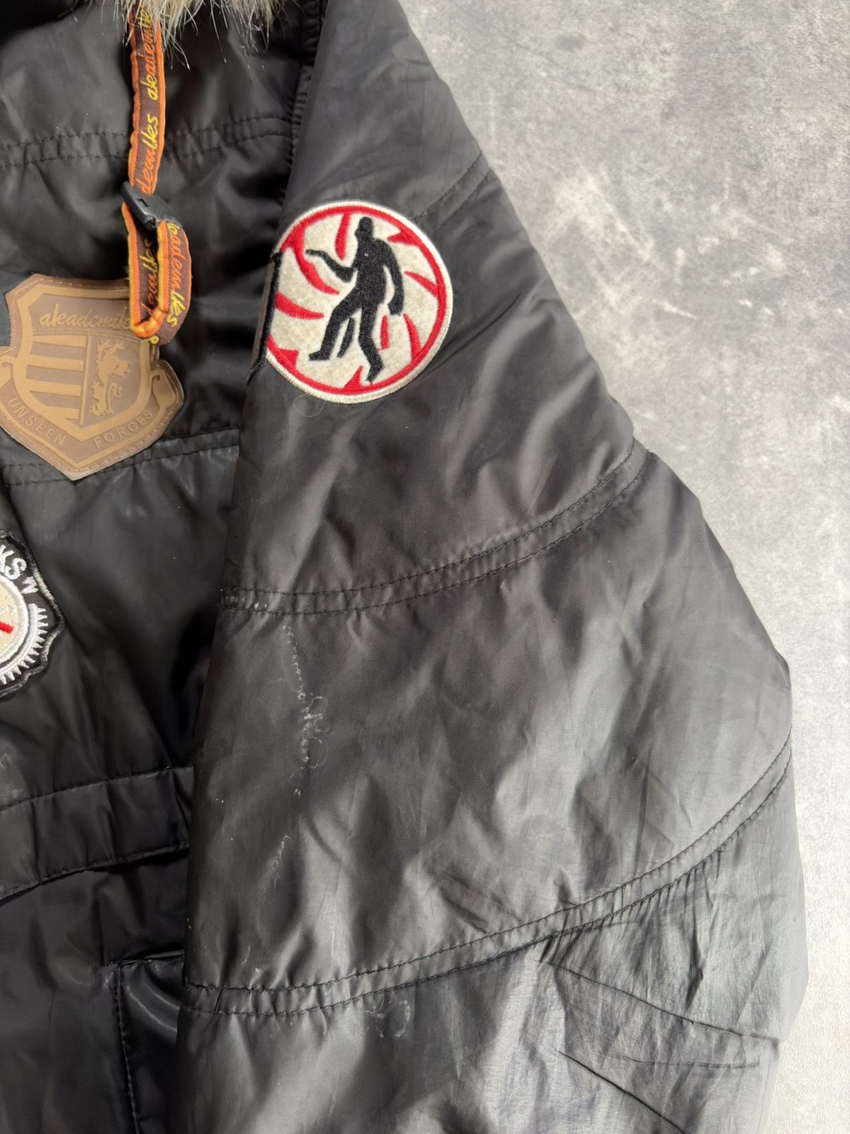 Akademiks Akademiks Faux Fur Hooded Baggy Patches Bomber Jacket L Size US L / EU 52-54 / 3 - 6 Thumbnail