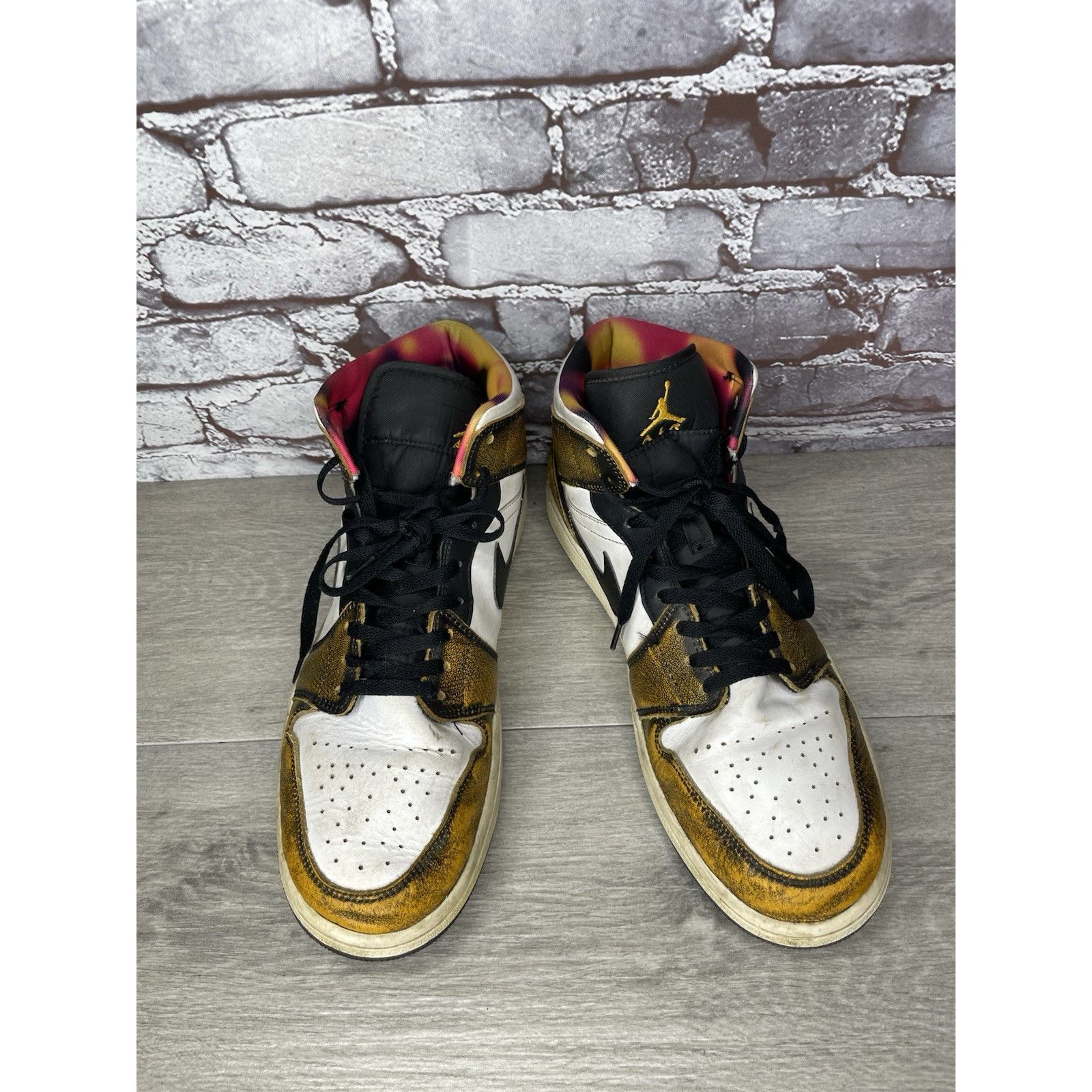 Jordan Brand Air Jordan 1 SE Mid Wear Away Taxi Basketball Shoes Men 13M Size US 13 / EU 46 - 16 Thumbnail