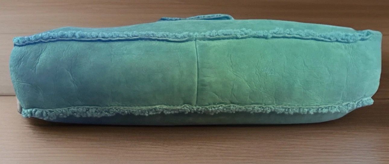 Chanel Chanel Green Suede Shearling Trim CC Turnlock Handbag Size ONE SIZE - 5 Thumbnail