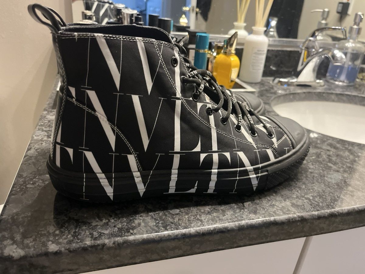 Valentino Valentino Garavani mens Giggies vltn size 11 Size US 11 / EU 44 - 2 Thumbnail
