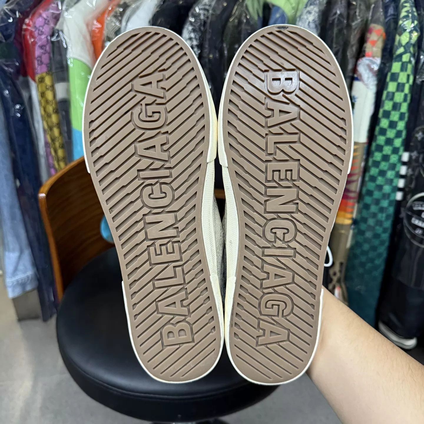 Balenciaga Balenciaga washed denim slides 44 excellent Size US 11 / EU 44 - 9 Thumbnail