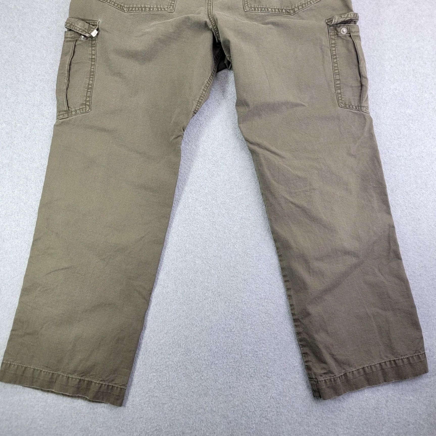 Vintage Magellan Outdoors Pants Mens 36x32 Green Cargo Canvas Elastic Waist Pockets Size US 36 / EU 52 - 6 Thumbnail