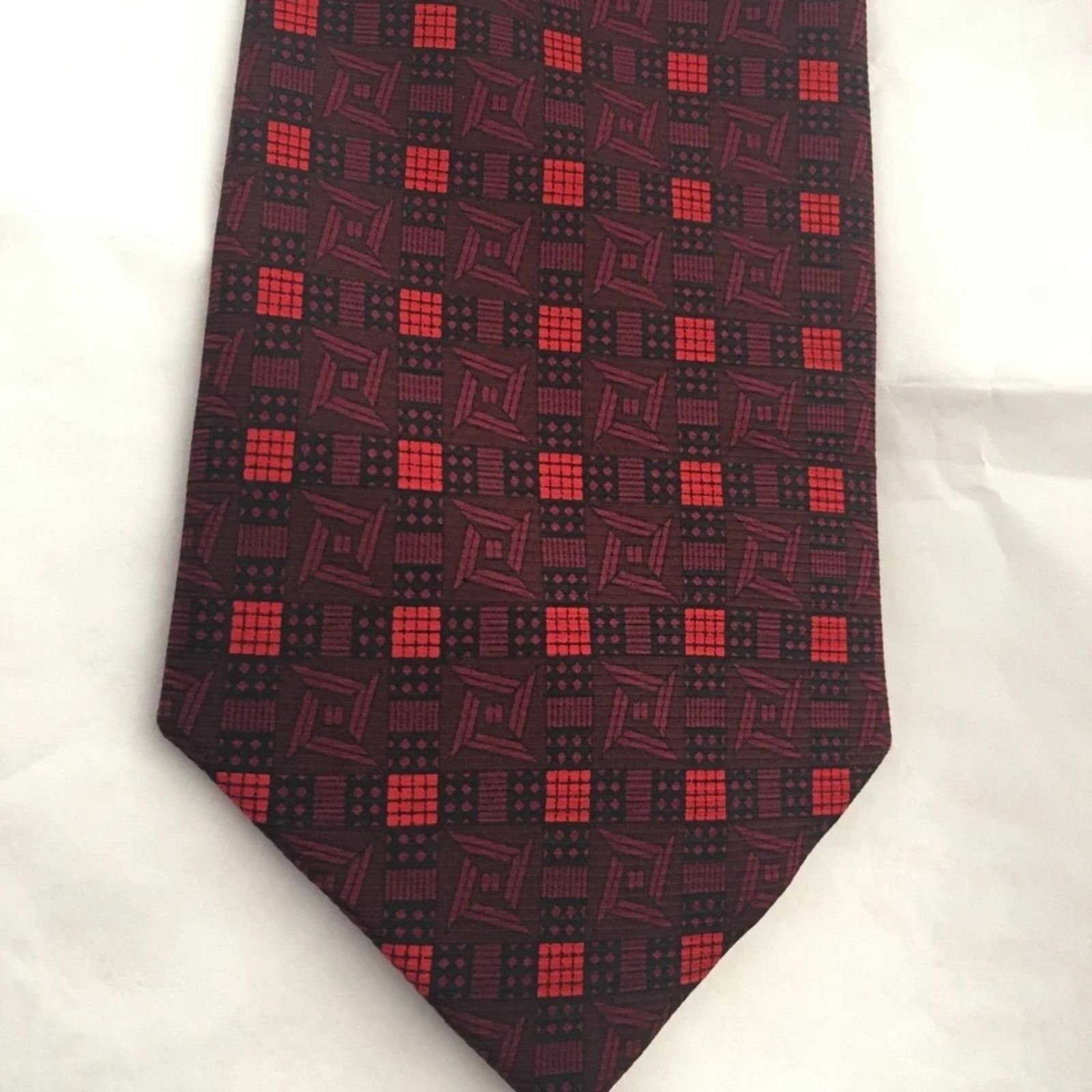 The Unbranded Brand Bijoux Terner red and blue geometric pattern necktie Size ONE SIZE - 1 Thumbnail