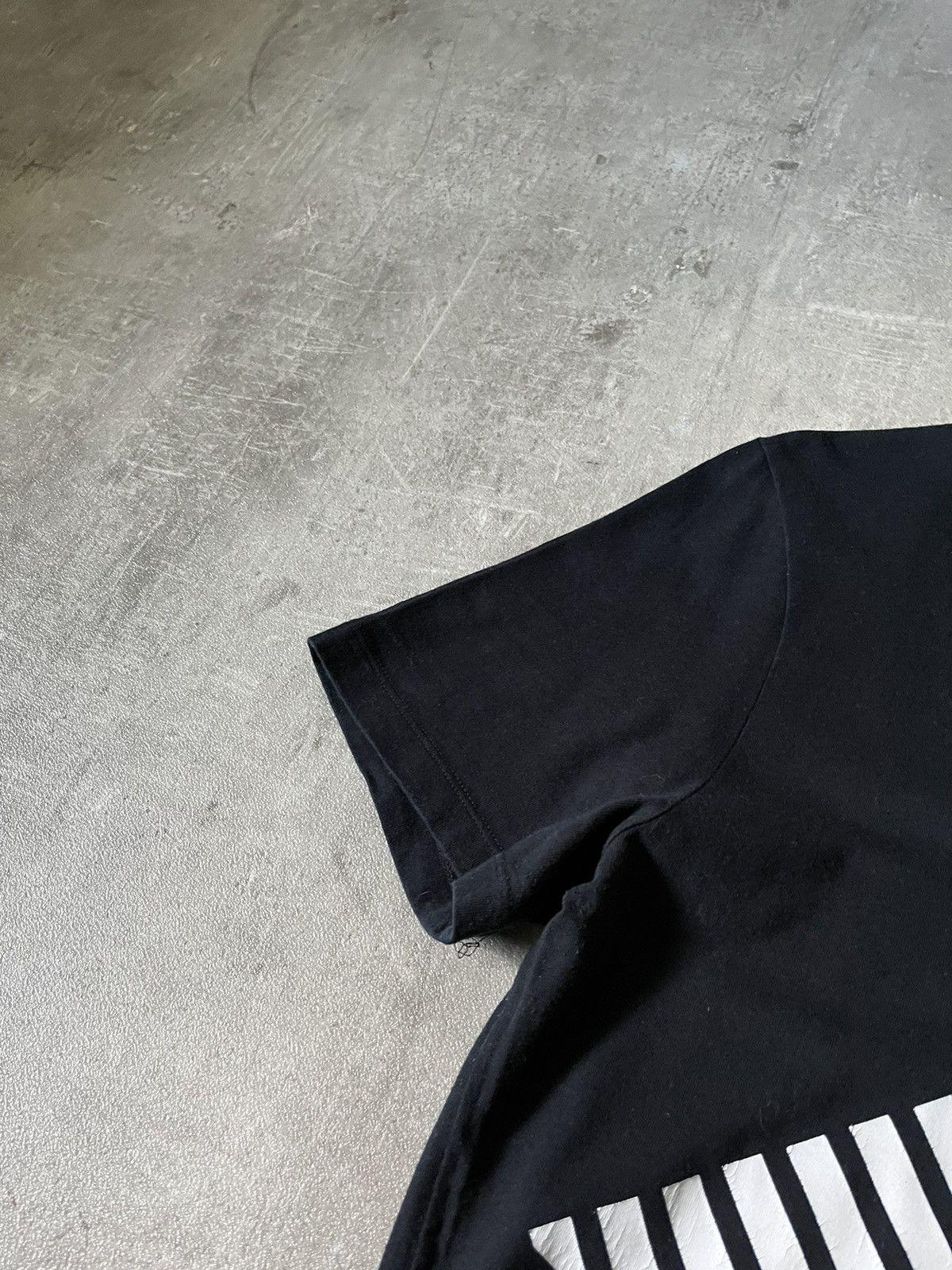 Gucci Vintage Gucci triangle black T-shirt rare Size US L / EU 52-54 / 3 - 4 Thumbnail