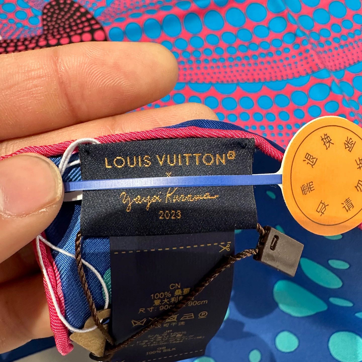 Louis Vuitton LV x Yayoi Kusama Polka Dot Pumpkin Silk Scarf Size ONE SIZE - 6 Thumbnail