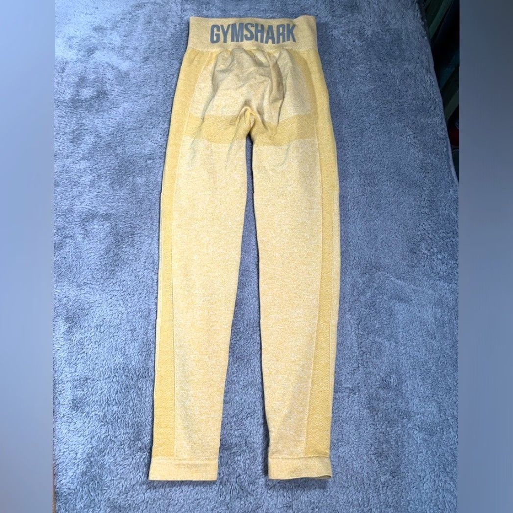 Gymshark Gymshark Yellow Leggings Women XS Regular Ankle Color Yellow Size XS Gymshark Leggings Womens Ankle Fit Size 26" / US 2 / IT 38 - 7 Thumbnail