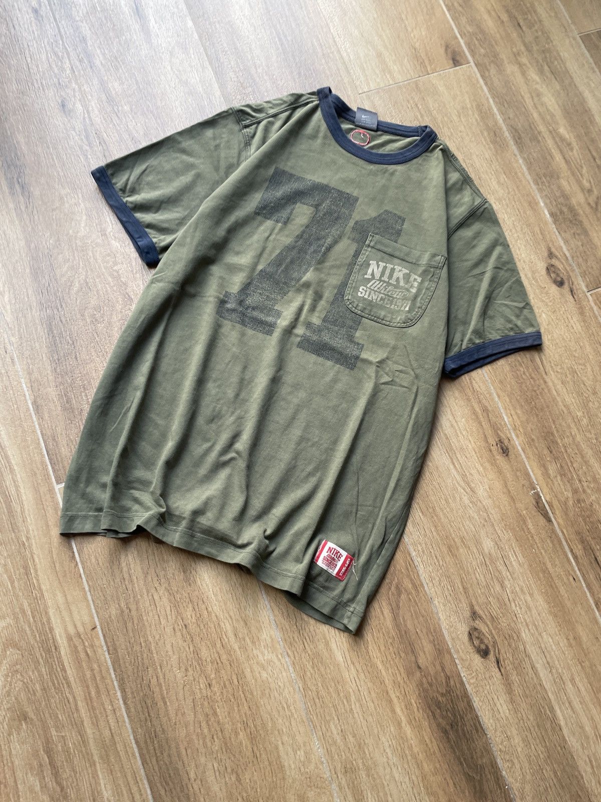 Nike Nike Vintage T-Shirt Big Logo #71 Japanese Avant Garde Y2K Size US M / EU 48-50 / 2 - 2 Thumbnail