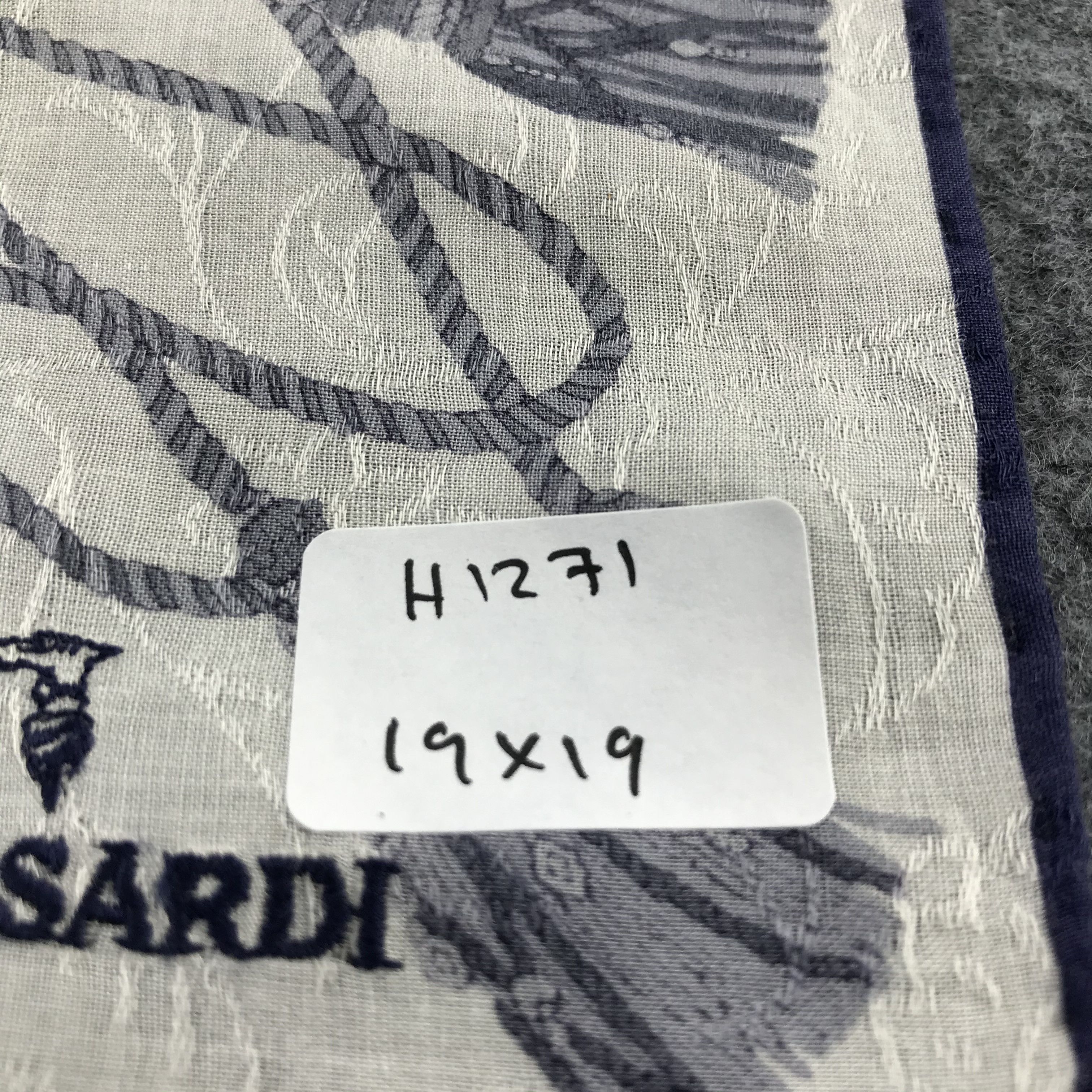 Trussardi Trussardi Tassels Handkerchief Neckerchief Bandana H1271 Size ONE SIZE - 9 Thumbnail