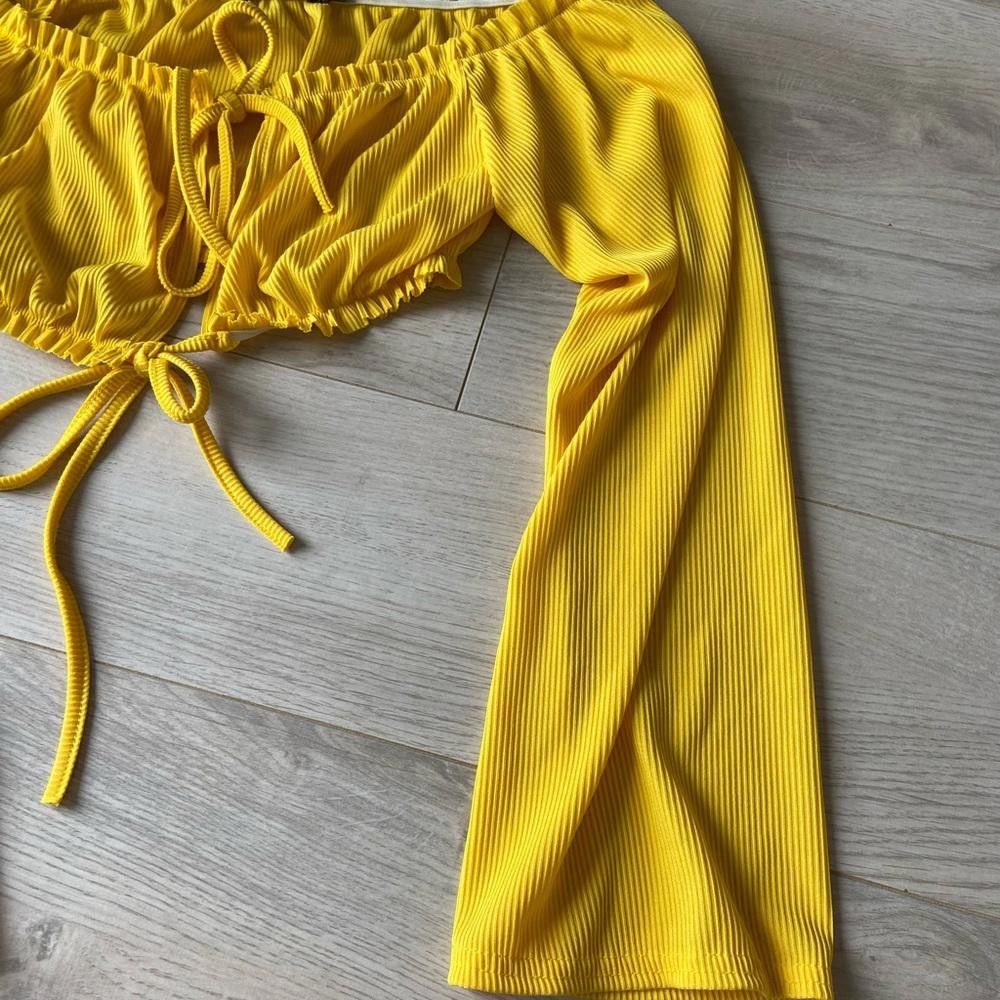 Boohoo Boohoo Yellow Off the Shoulder Long Sleeve Crop Top Size M / US 6-8 / IT 42-44 - 3 Thumbnail