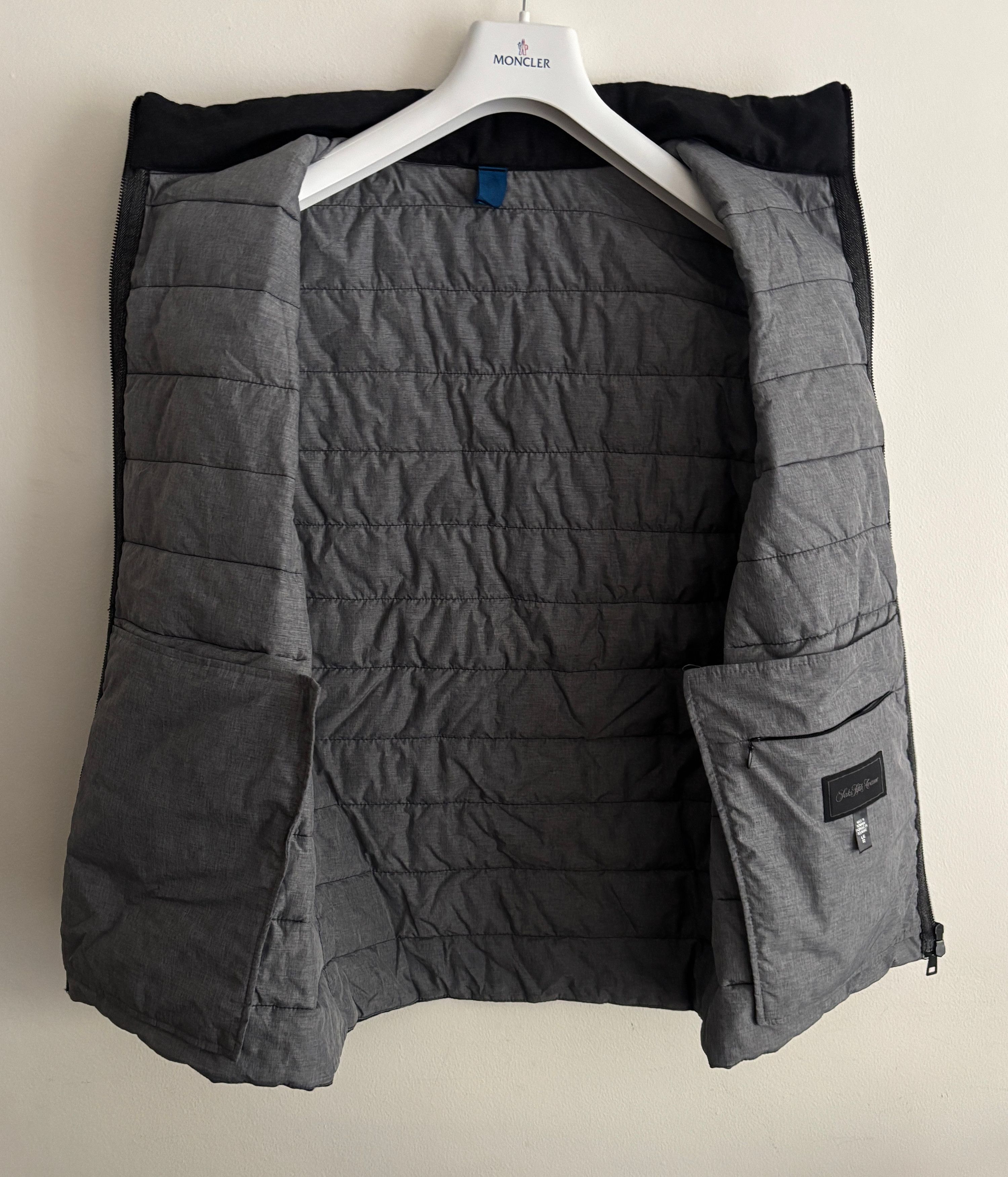 Saks Fifth Avenue $335 Quilted Zip Grey Wool Nylon Vest - 42/ Large-XL Size US L / EU 52-54 / 3 - 8 Thumbnail