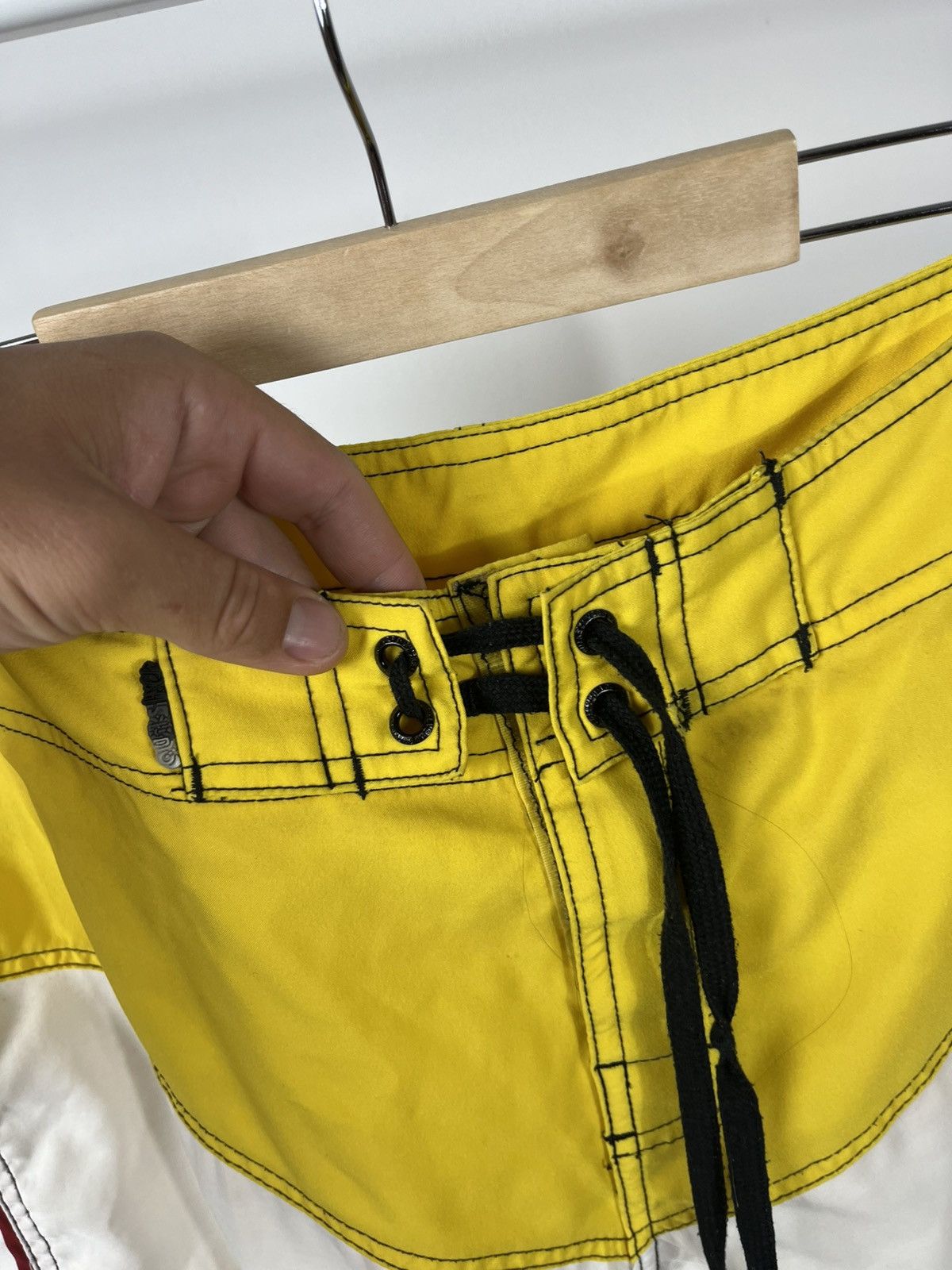 Quiksilver Vintage Quiksilver Board Shorts Yellow White Surf Trunks Size US 34 / EU 50 - 3 Thumbnail