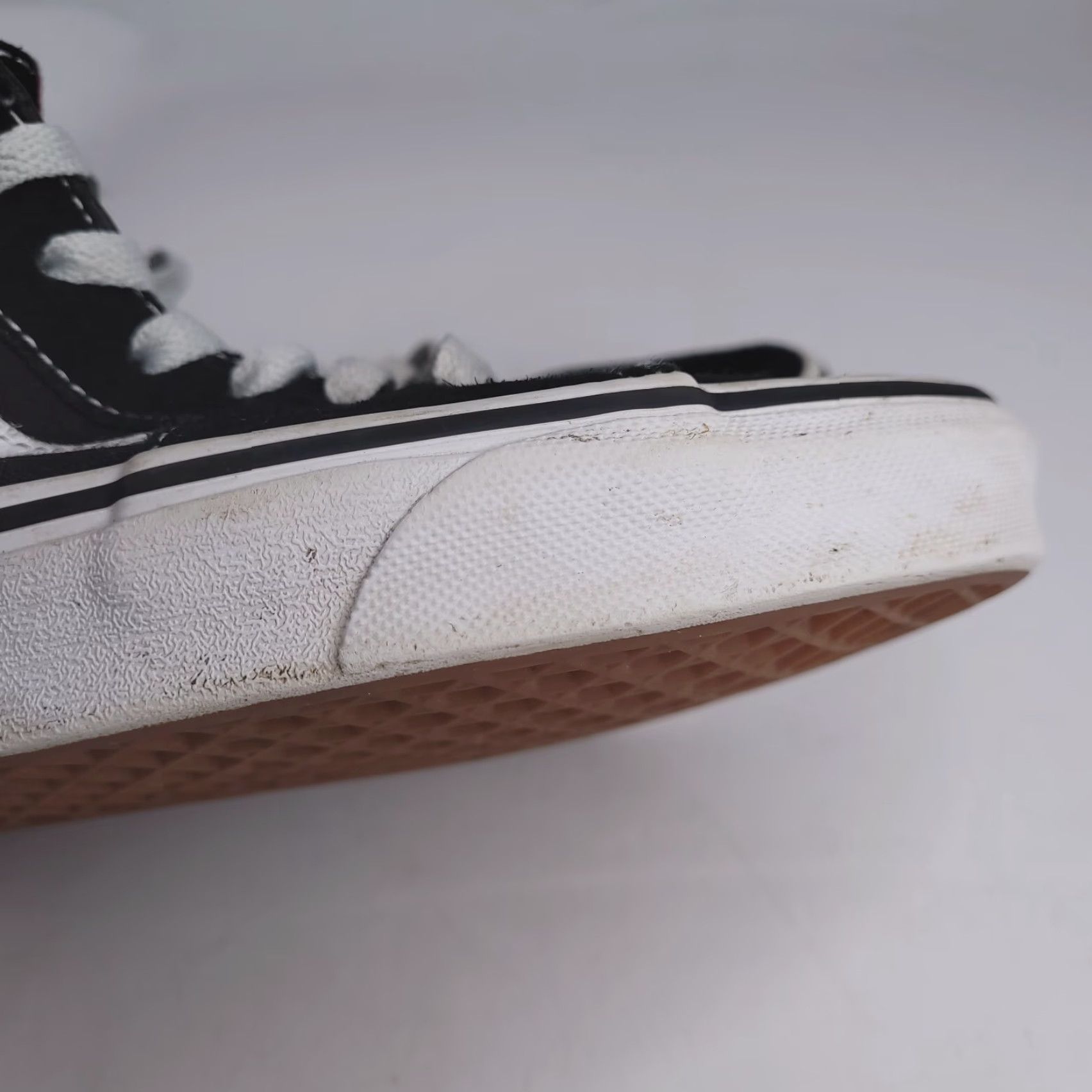 Vans **VANS Sk8 Hi Black Womens Shoes 7** User: VANS Sk8 Hi Black Womens Size 7 Shoes Size M / US 6-8 / IT 42-44 - 4 Thumbnail