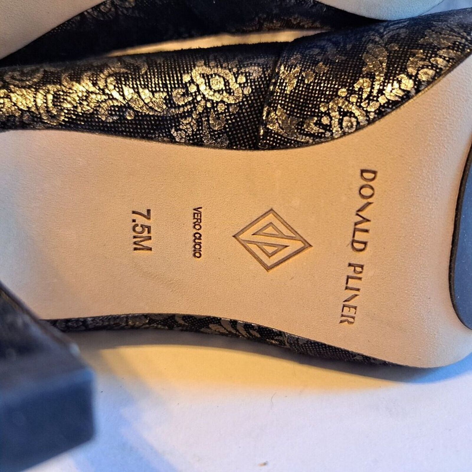 Donald Pliner Donald Pliner Pola Brocade Slip-On Metallic Heels 7.5M New! Size US 7.5 / IT 37.5 - 11 Thumbnail