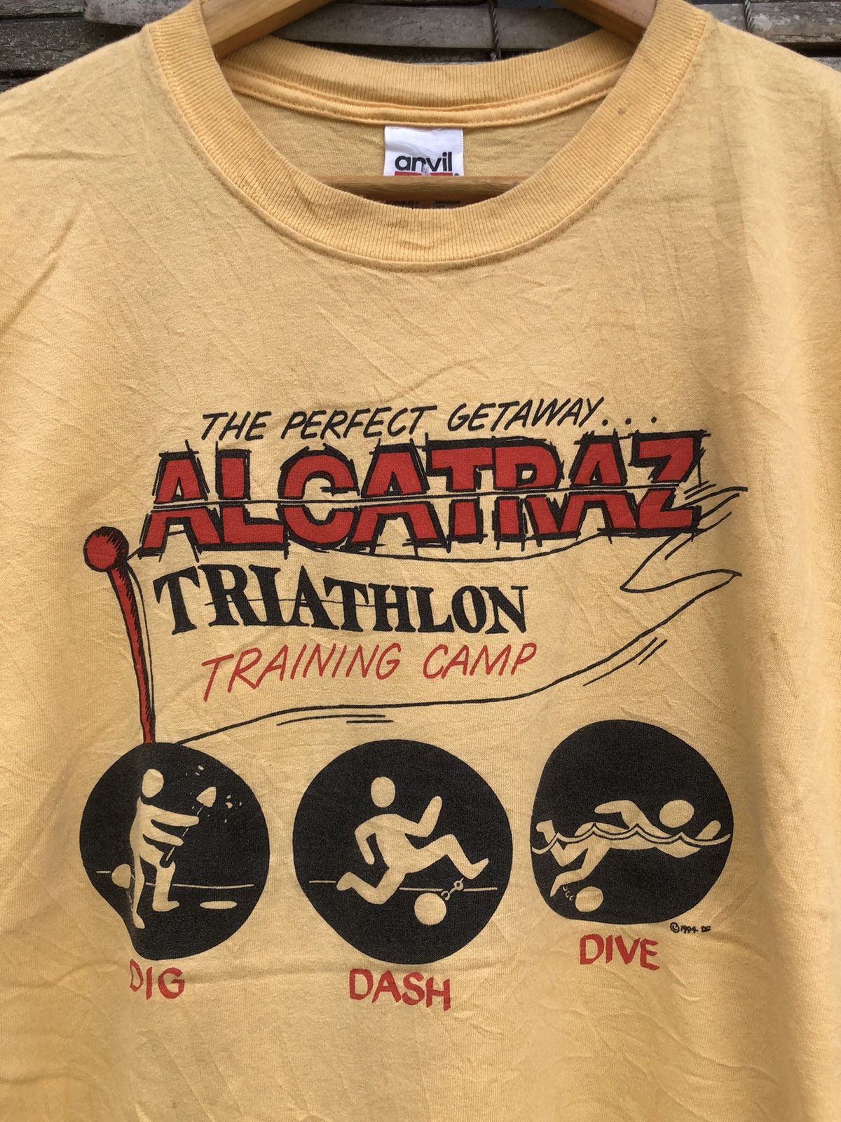 Vintage Vintage 90s The Perfect Gateway Alcatraz Triathlon Camp Tee Size US L / EU 52-54 / 3 - 4 Thumbnail