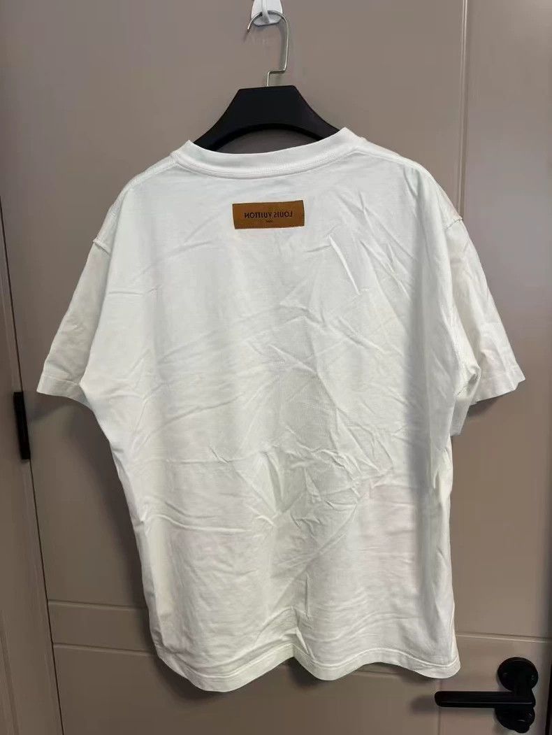 Louis Vuitton Louis Vuitton Embossed logo short sleeve Size US L / EU 52-54 / 3 - 2 Thumbnail