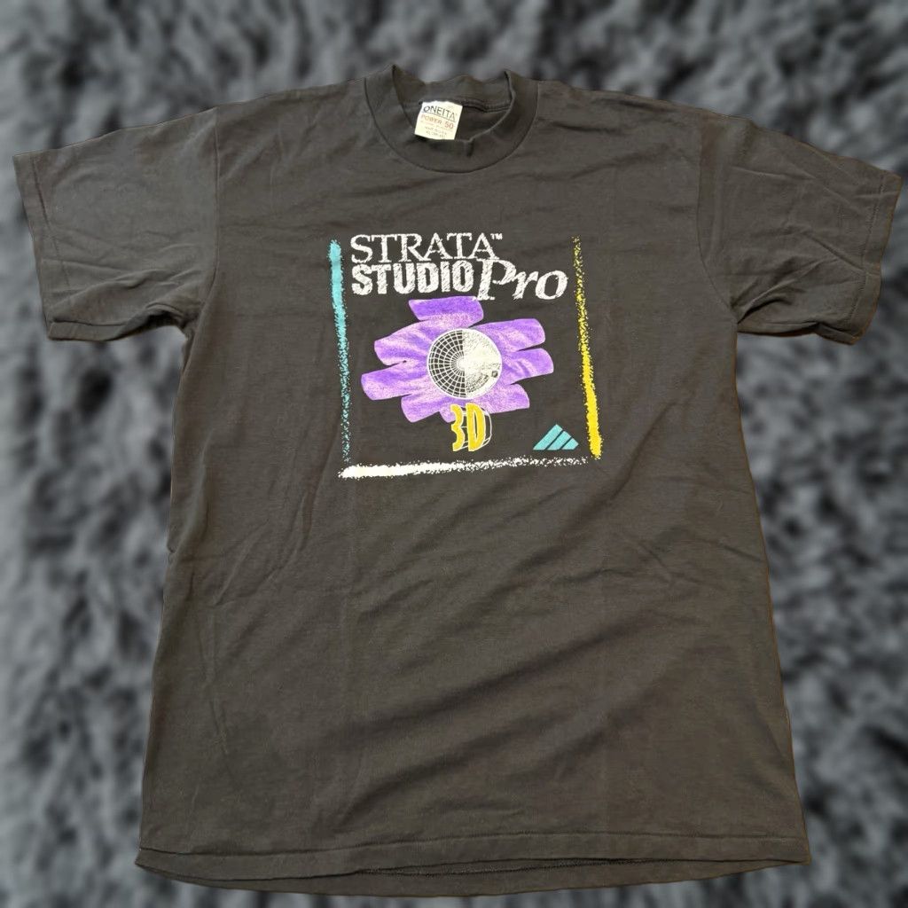 Vintage VINTAGE Strata Studio Pro 2.0 T-Shirt XL Black Men Short Sleeve Crew Neck Graphic Print 90s Software Size US XL / EU 56 / 4 - 1 Thumbnail