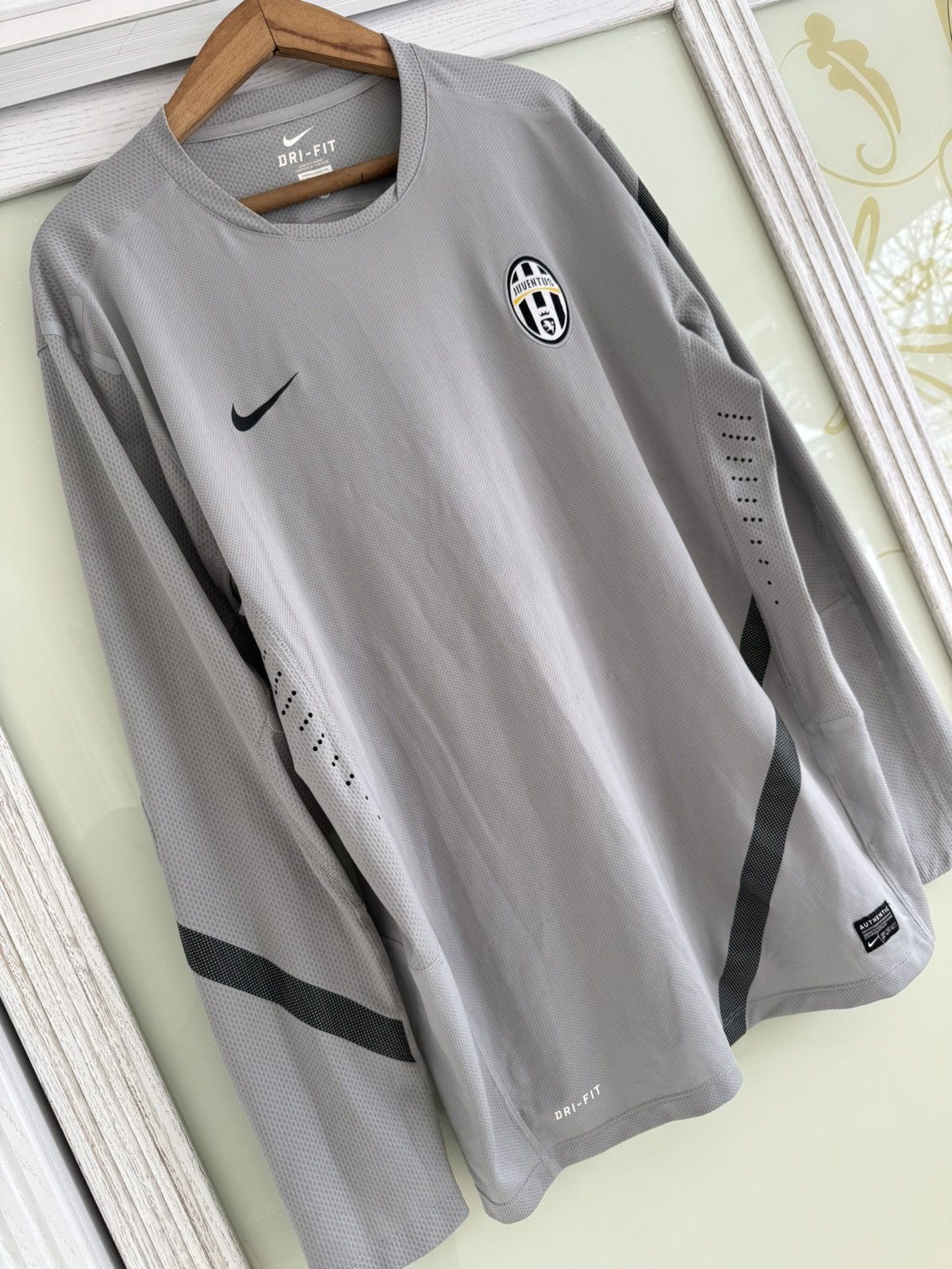 Juventus 2011-2012 Player Issue Goalkeeper Jersey Shirt Kit