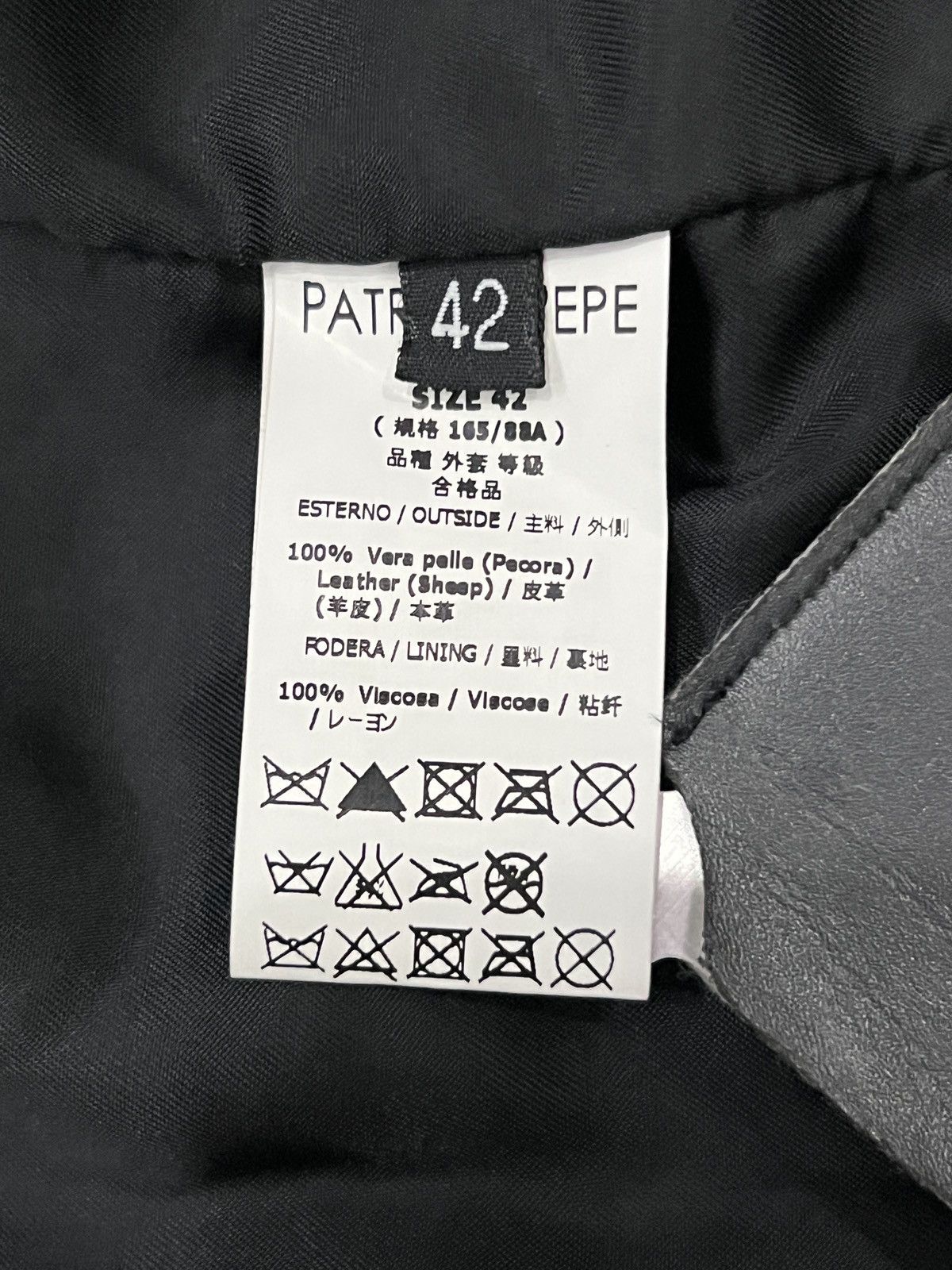 Patrizia Pepe Patrizia Pepe Lamb Leather Chain Button Shoulder Pad Jacket Size US S / EU 44-46 / 1 - 12 Thumbnail