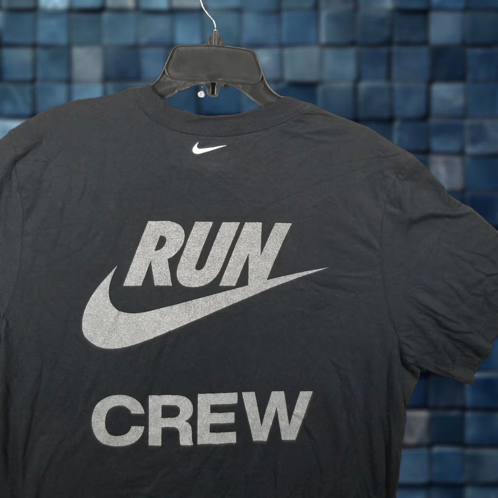 Nike Nike Run Crew Graphic T-Shirt Mens Large Black Short Sleeve Casual Athletic Size US L / EU 52-54 / 3 - 1 Thumbnail