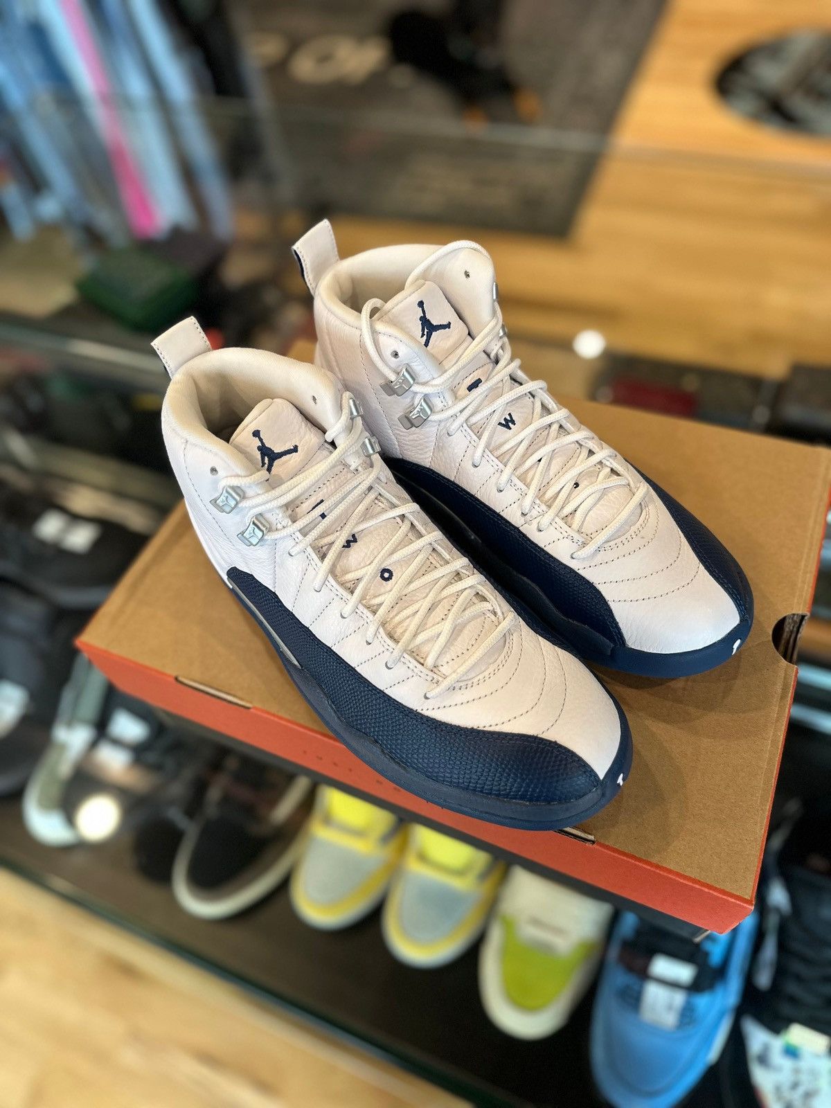 Jordan Brand Jordan 12 Retro French Blue 2025 DS OG Size US 11.5 / EU 44-45 - 2 Thumbnail