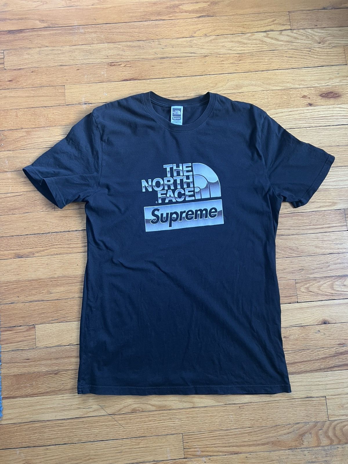 Supreme × The North Face Supreme The North Face Metallic