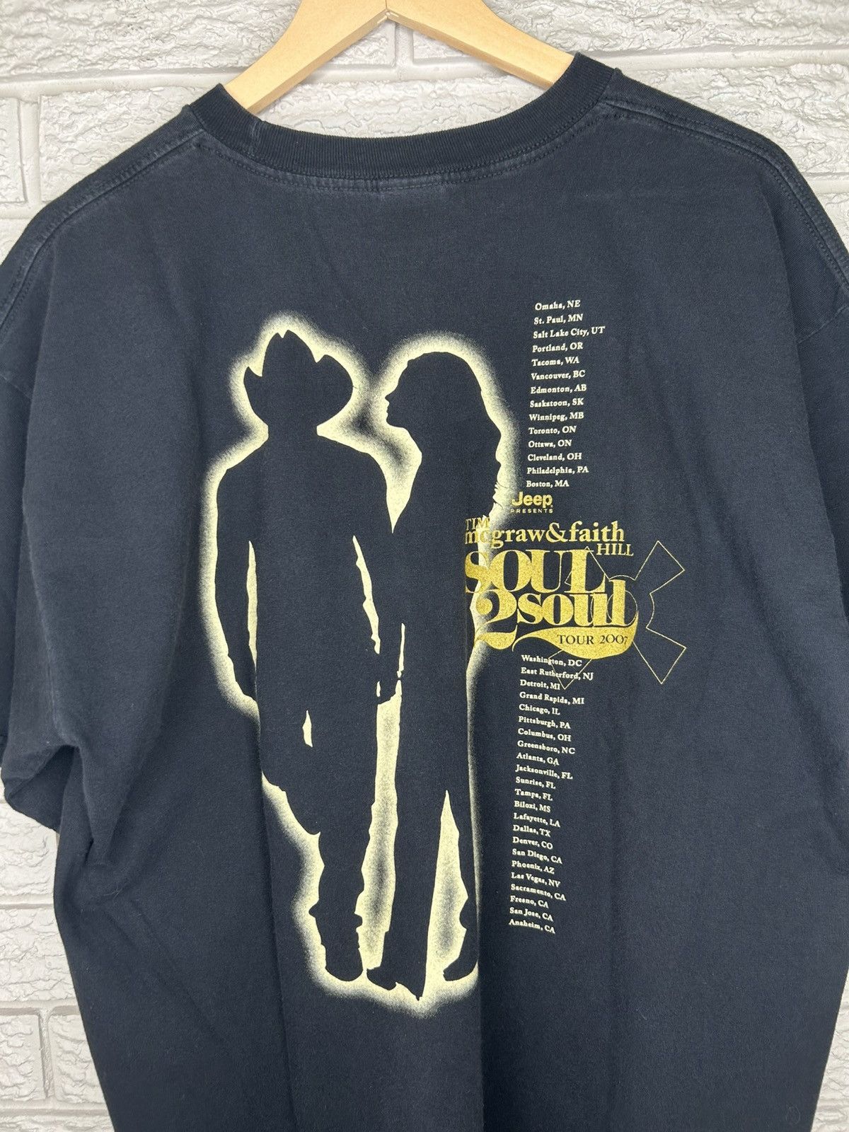 Vintage Vintage Tim Mcgraw & Faith Hill Soul 2 Soul Tour T Shirt Size US XL / EU 56 / 4 - 8 Thumbnail