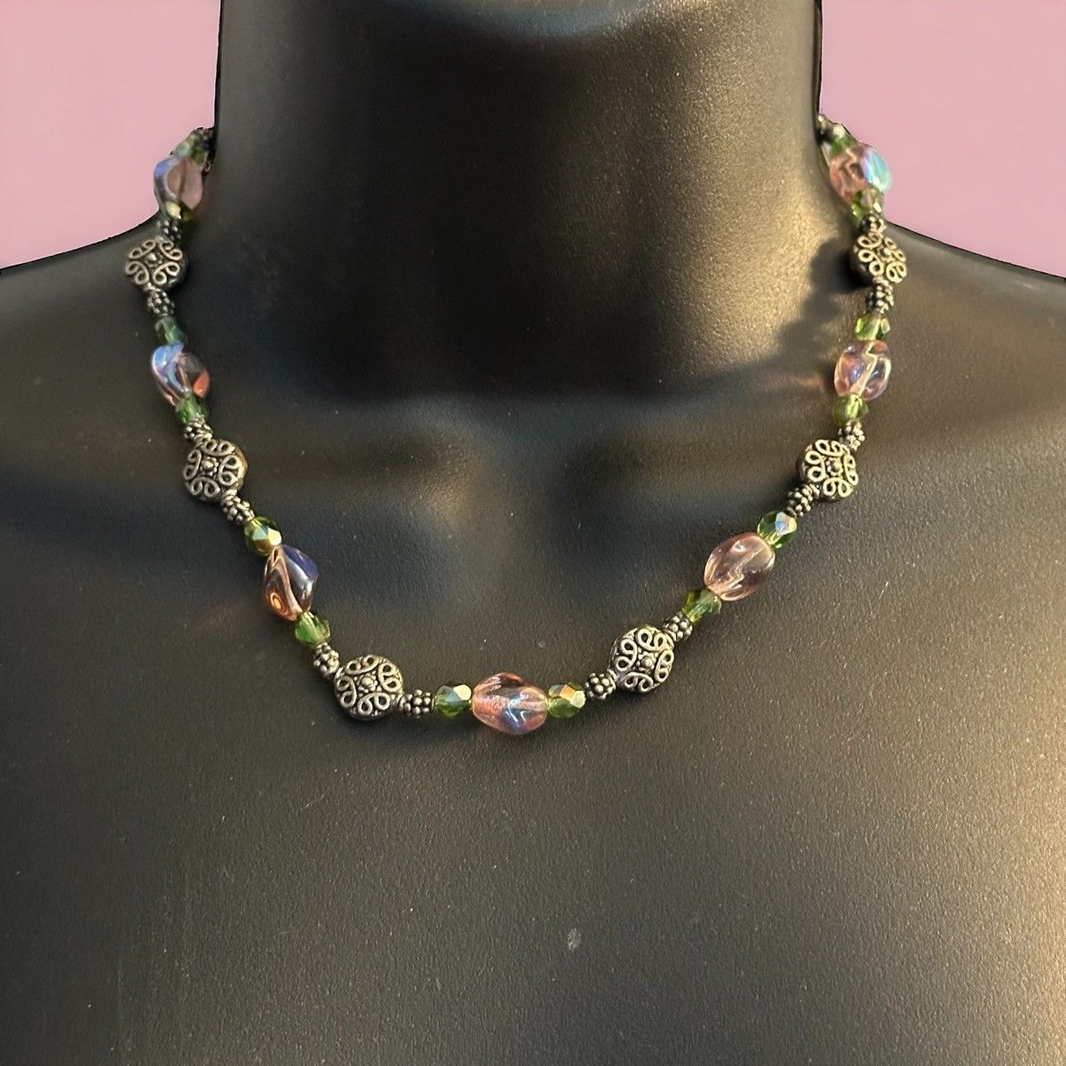 Other Silver tone pink and green glass bead necklace Size ONE SIZE - 1 Thumbnail