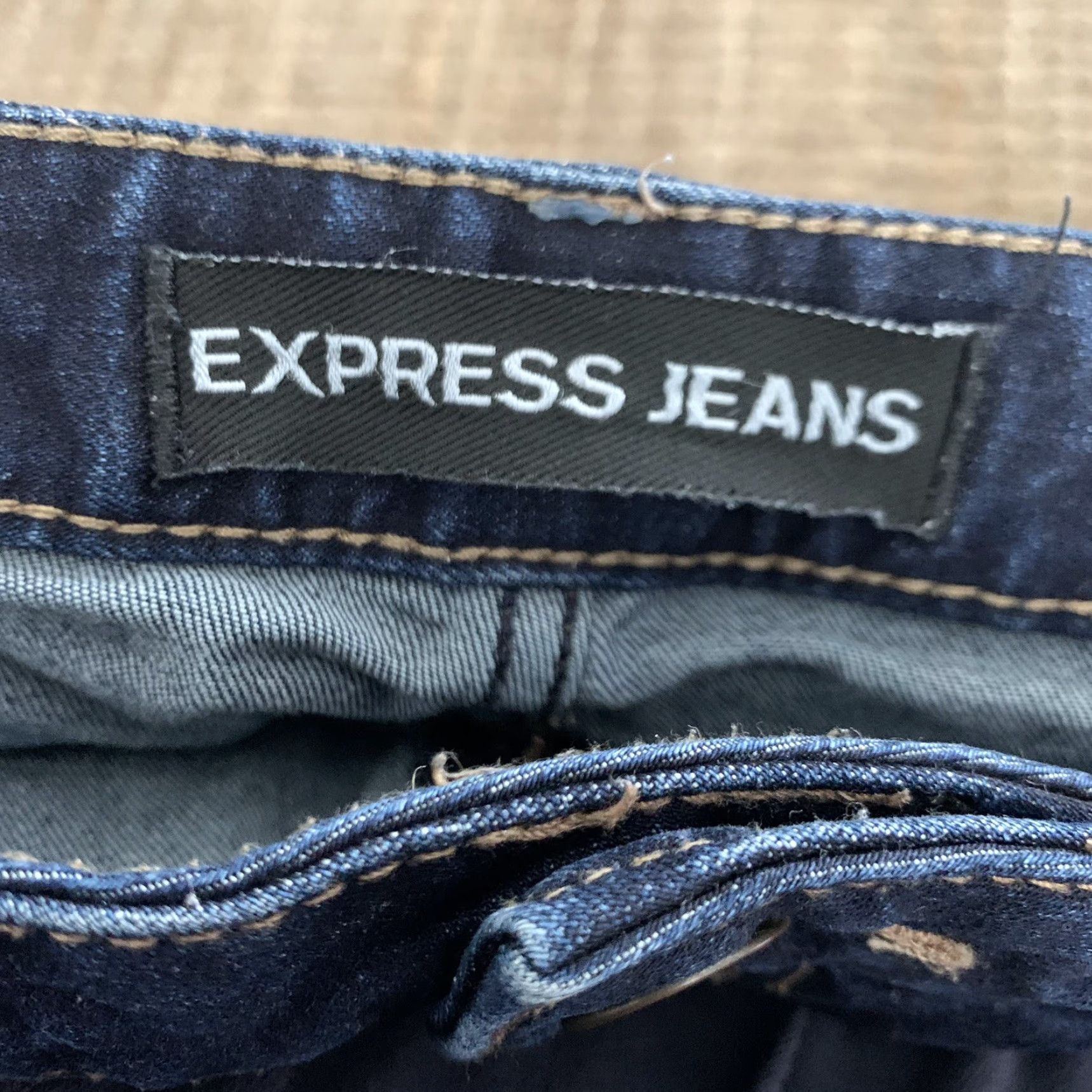Express Express Jeans Shorts Women 8 Mid Rise Dark Wash Denim Cuffed 2.0 Inseam Boyfriend Regular Fit Logo Accent Size 30" / US 8 / IT 44 - 2 Thumbnail