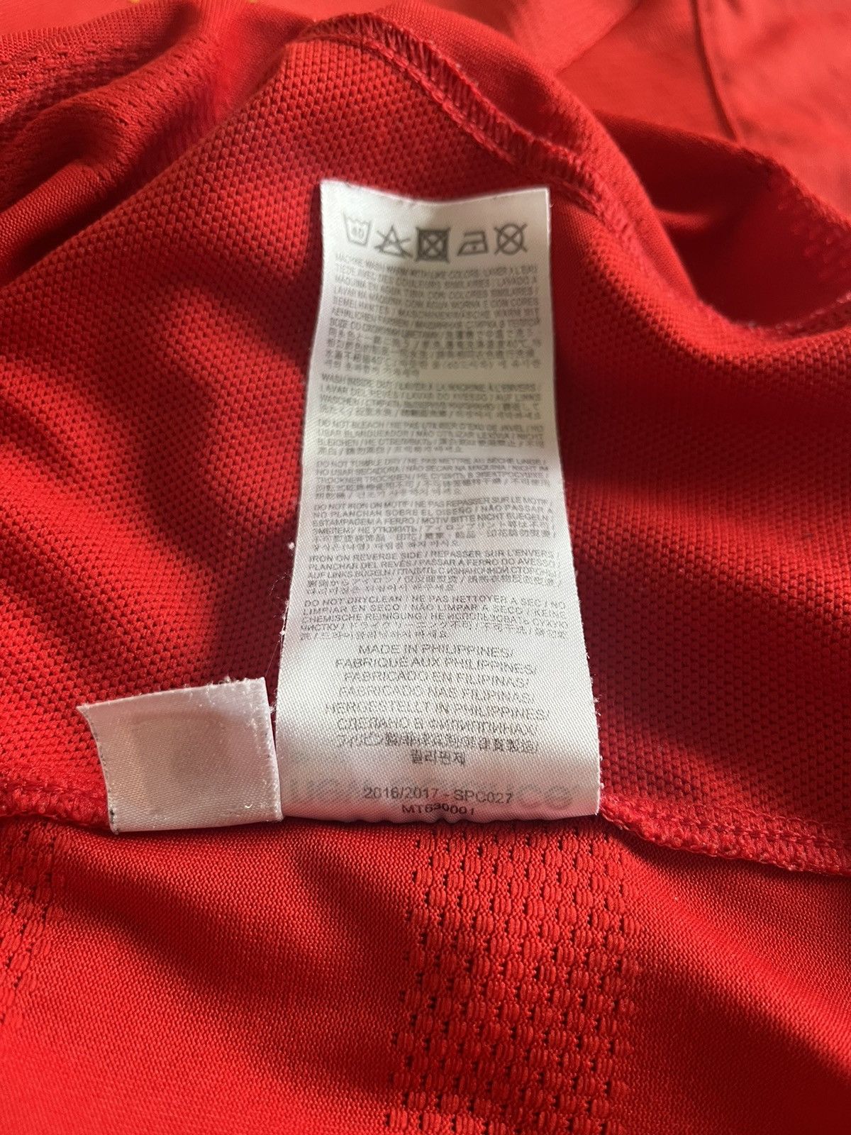 New Balance LIVERPOOL 2016 2017 HOME FOOTBALL SOCCER JERSEY NEW BALANCE Size US M / EU 48-50 / 2 - 9 Thumbnail