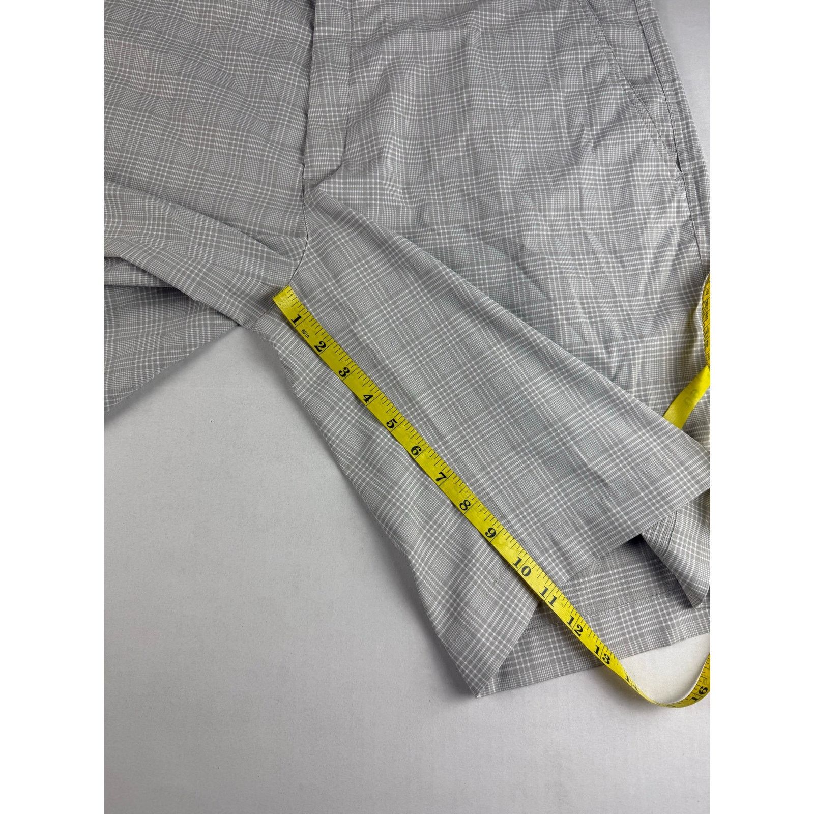 Nike Nike Golf Men's Shorts - Size 38 - Great Condition Size US 38 / EU 54 - 7 Thumbnail