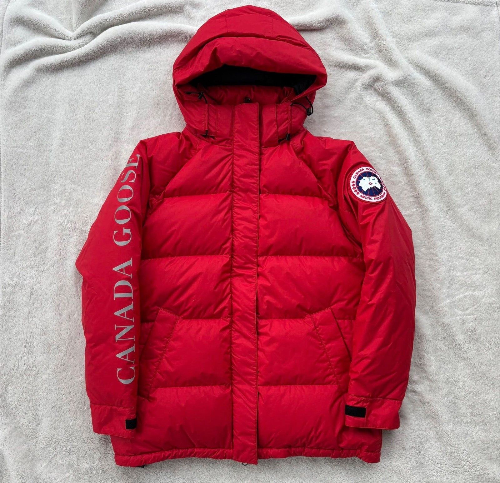 Canada Goose Canada Goose Red Approach Puffer Jacket - Small - $850 Size US S / EU 44-46 / 1 - 1 Thumbnail