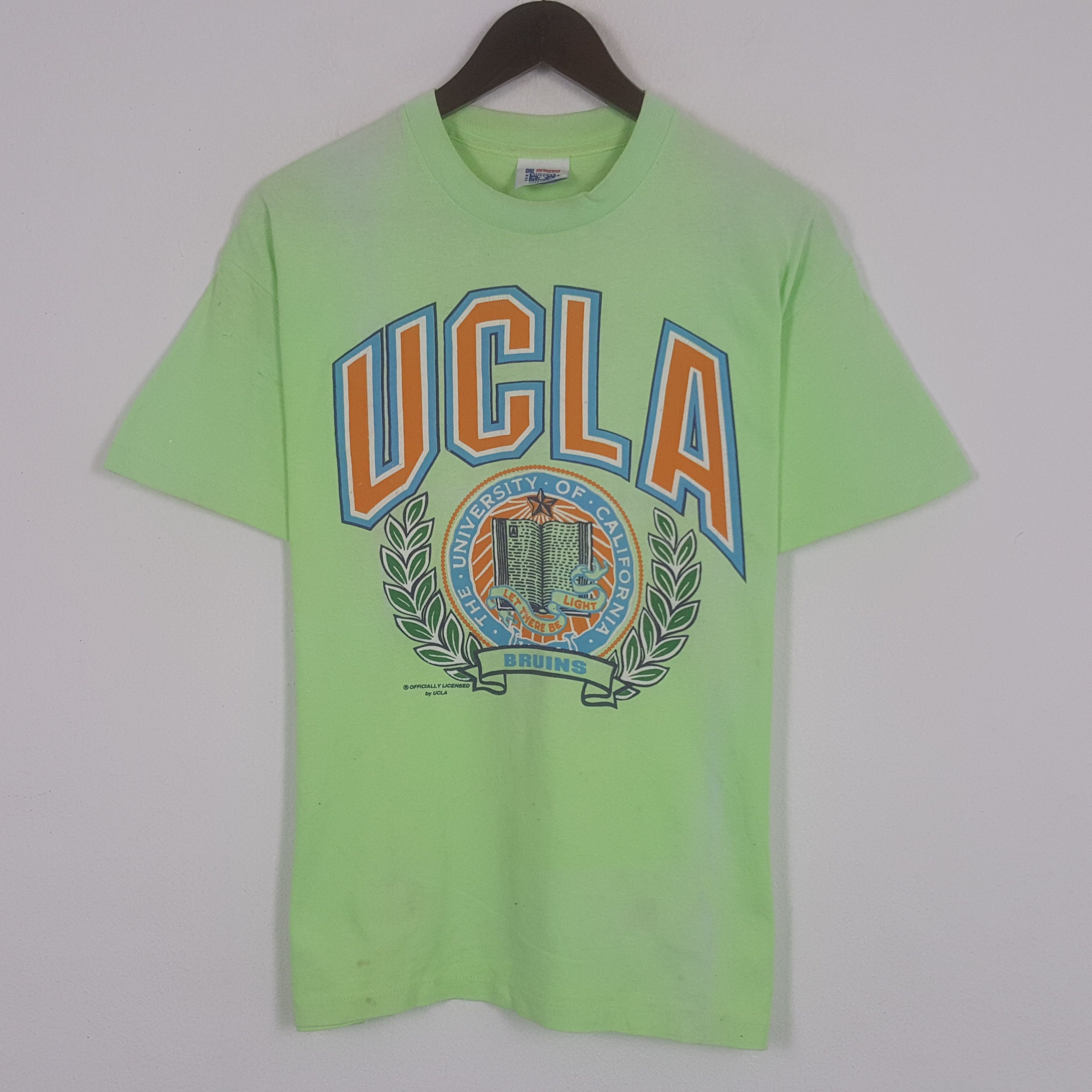 Vintage Vintage Ucla Big Design Tshirt Size US M / EU 48-50 / 2 - 1 Thumbnail