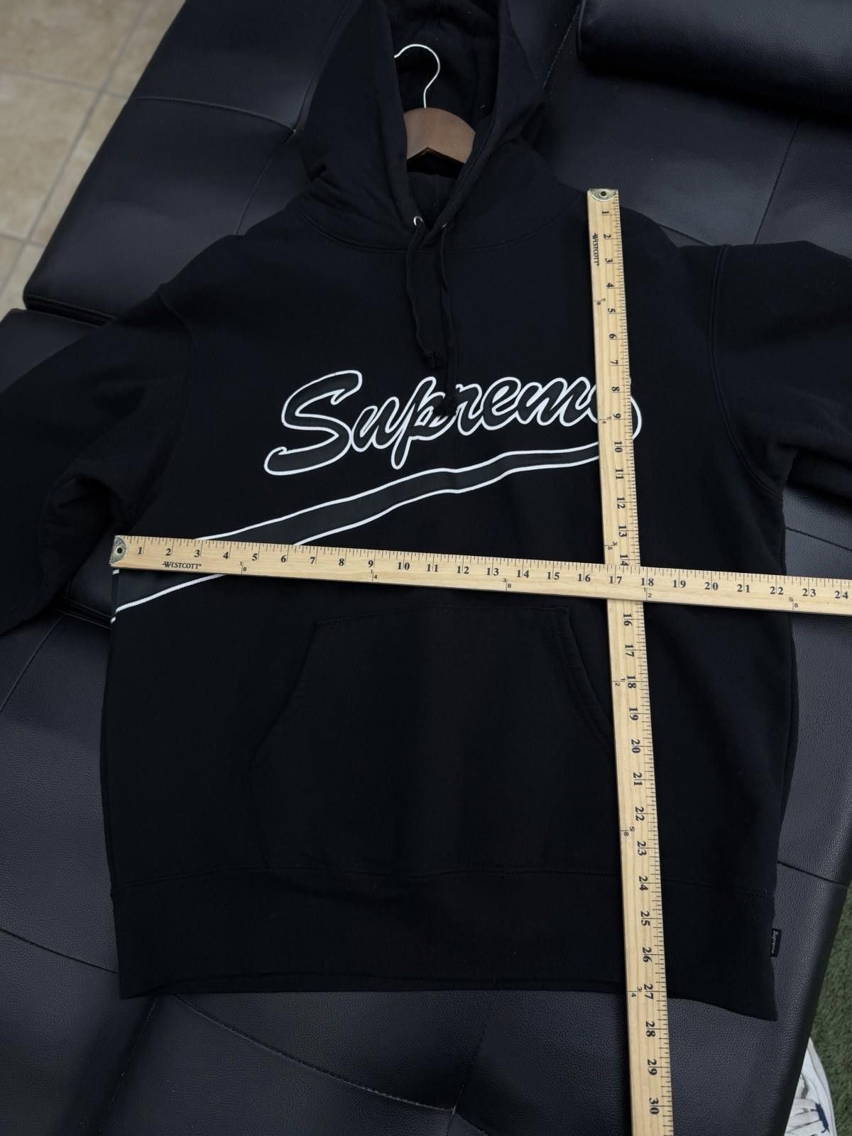Supreme Supreme Hoodie - Size Medium- Black 100% Authentic Pullover Size US M / EU 48-50 / 2 - 11 Thumbnail